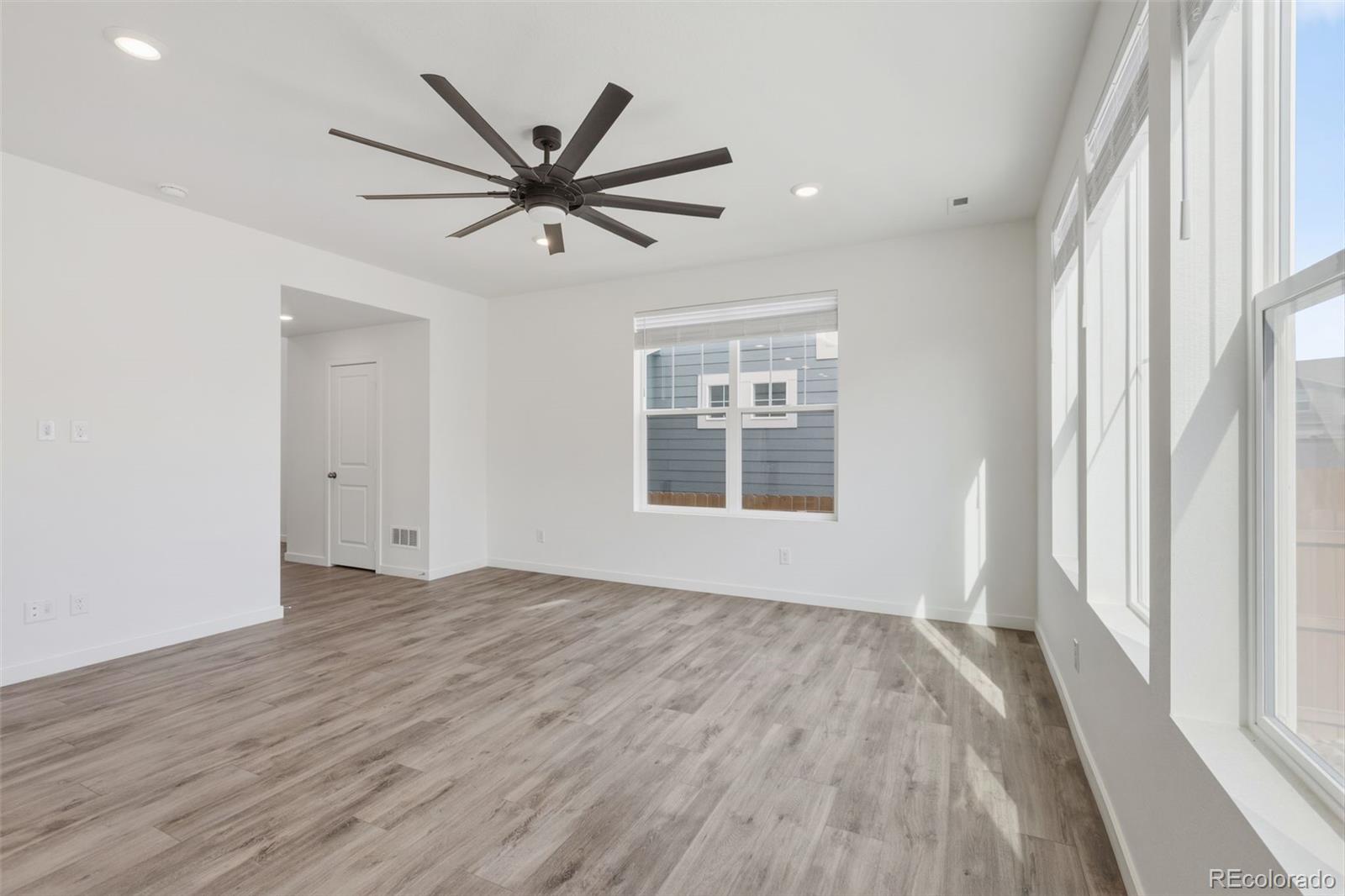 MLS Image #11 for 922 w beverly street,elizabeth, Colorado