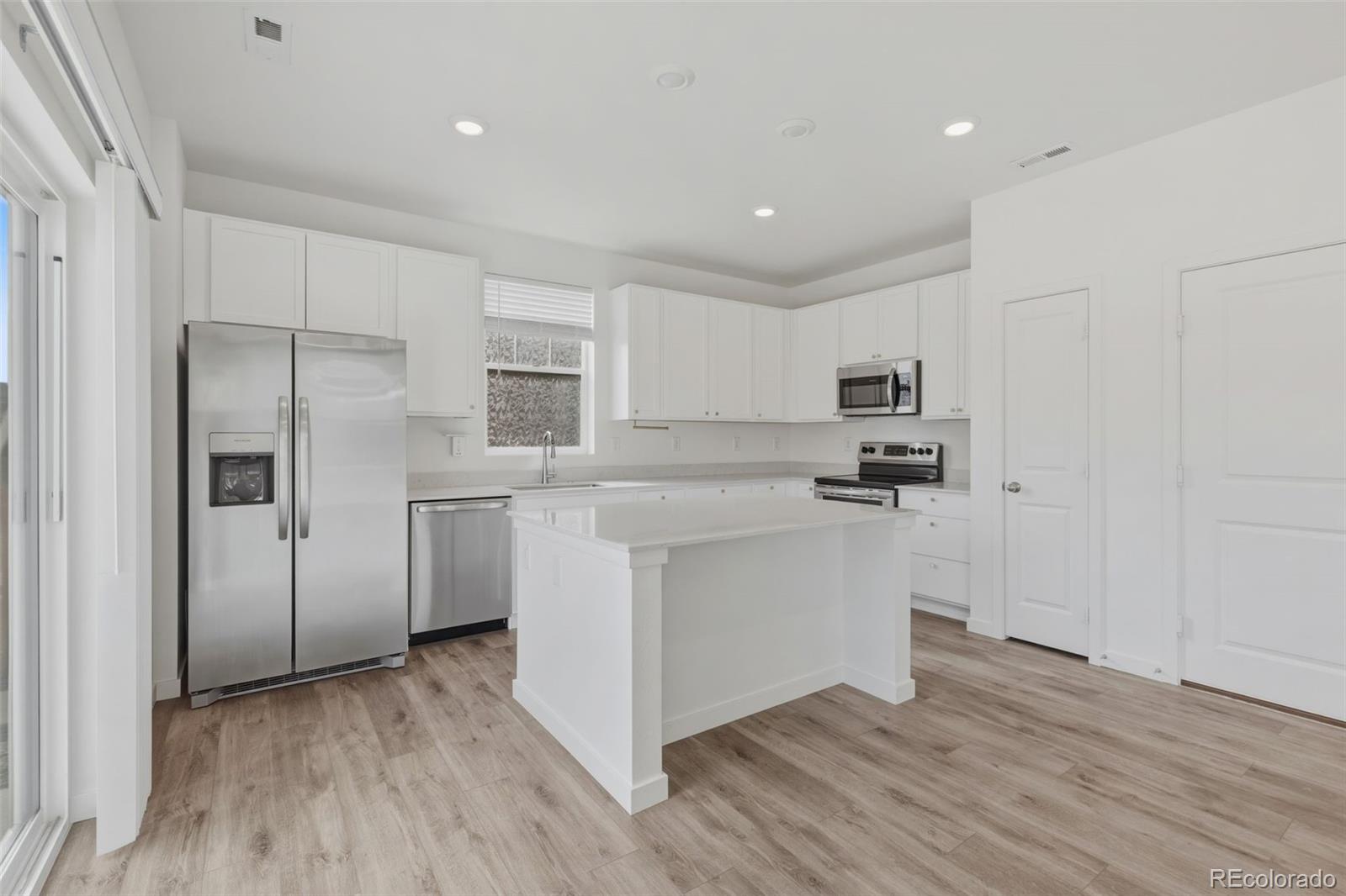 MLS Image #15 for 922 w beverly street,elizabeth, Colorado