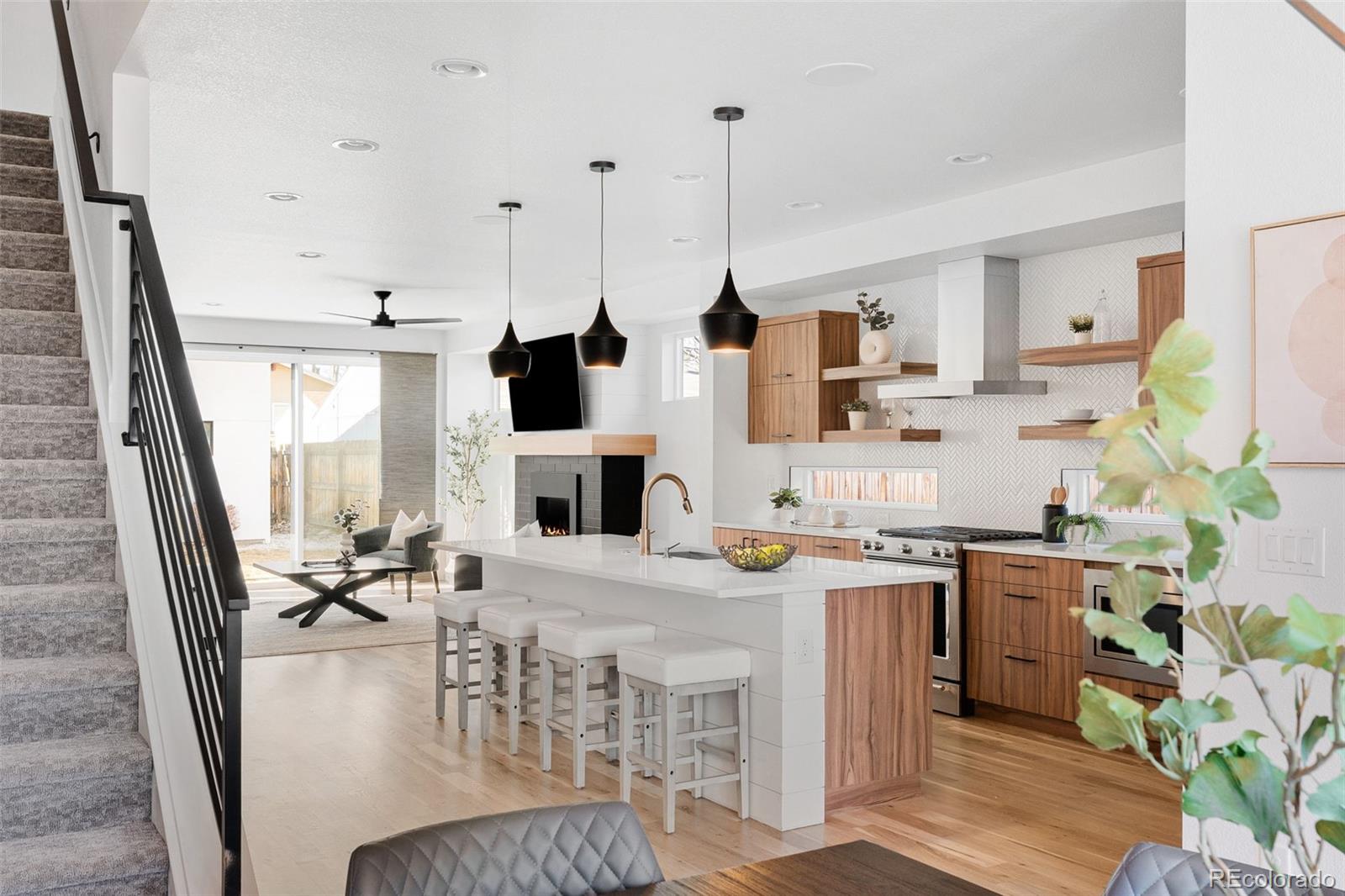 MLS Image #6 for 2567 s acoma street,denver, Colorado