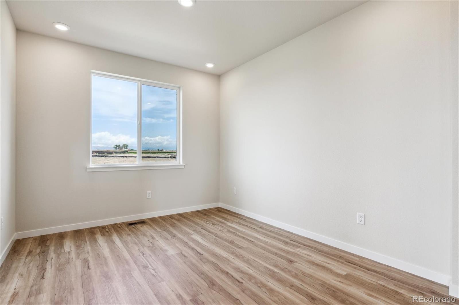 MLS Image #11 for 14482  heritage drive,mead, Colorado
