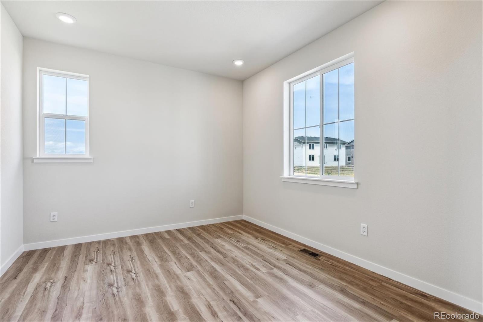 MLS Image #12 for 14482  heritage drive,mead, Colorado