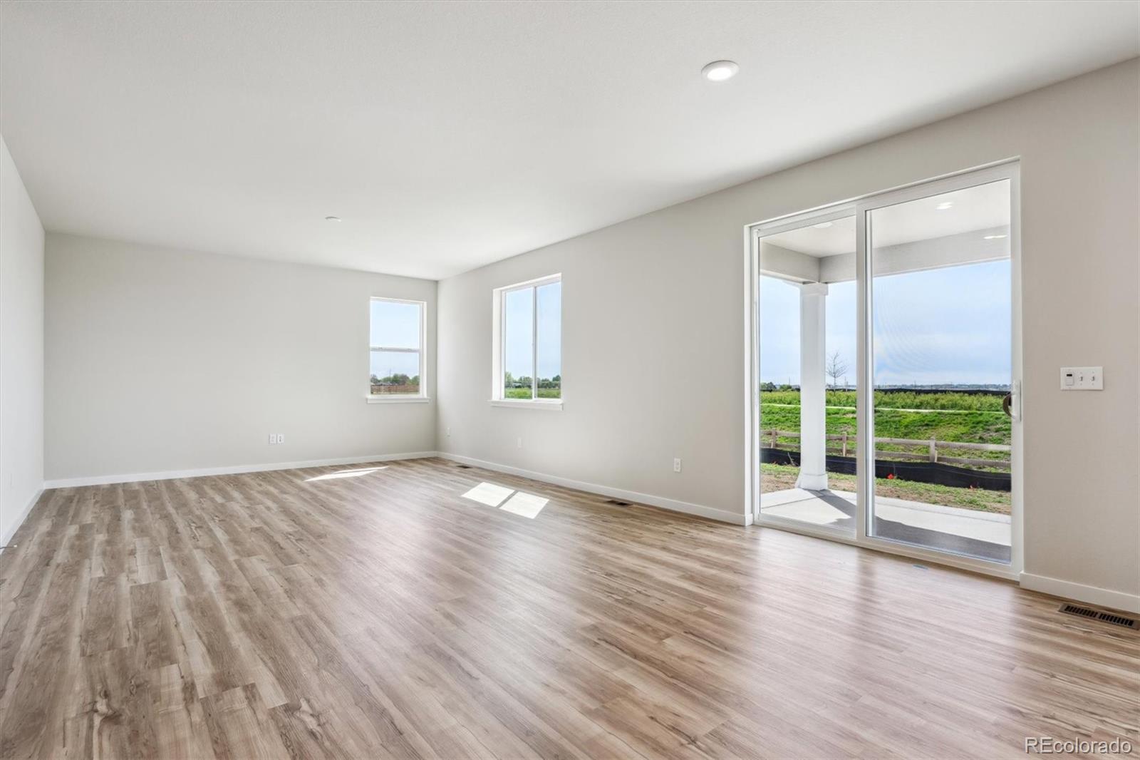 MLS Image #8 for 14482  heritage drive,mead, Colorado