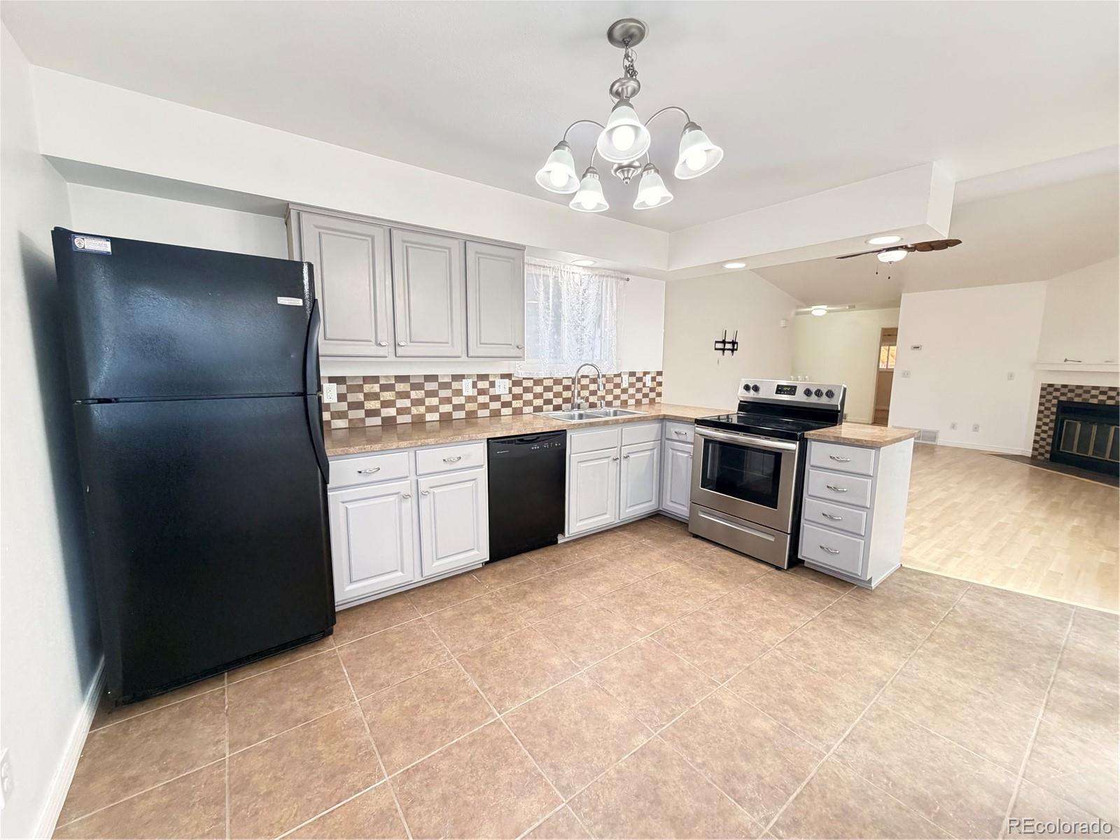 MLS Image #5 for 2803  denver avenue,longmont, Colorado
