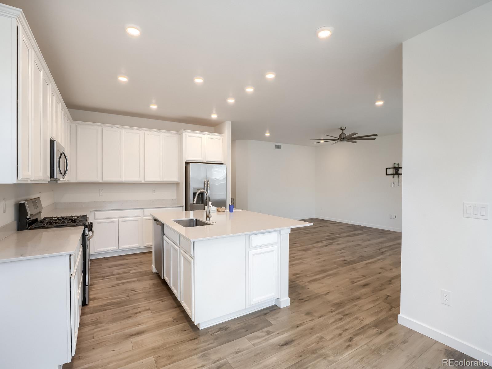 MLS Image #8 for 24188 e kentucky place,aurora, Colorado