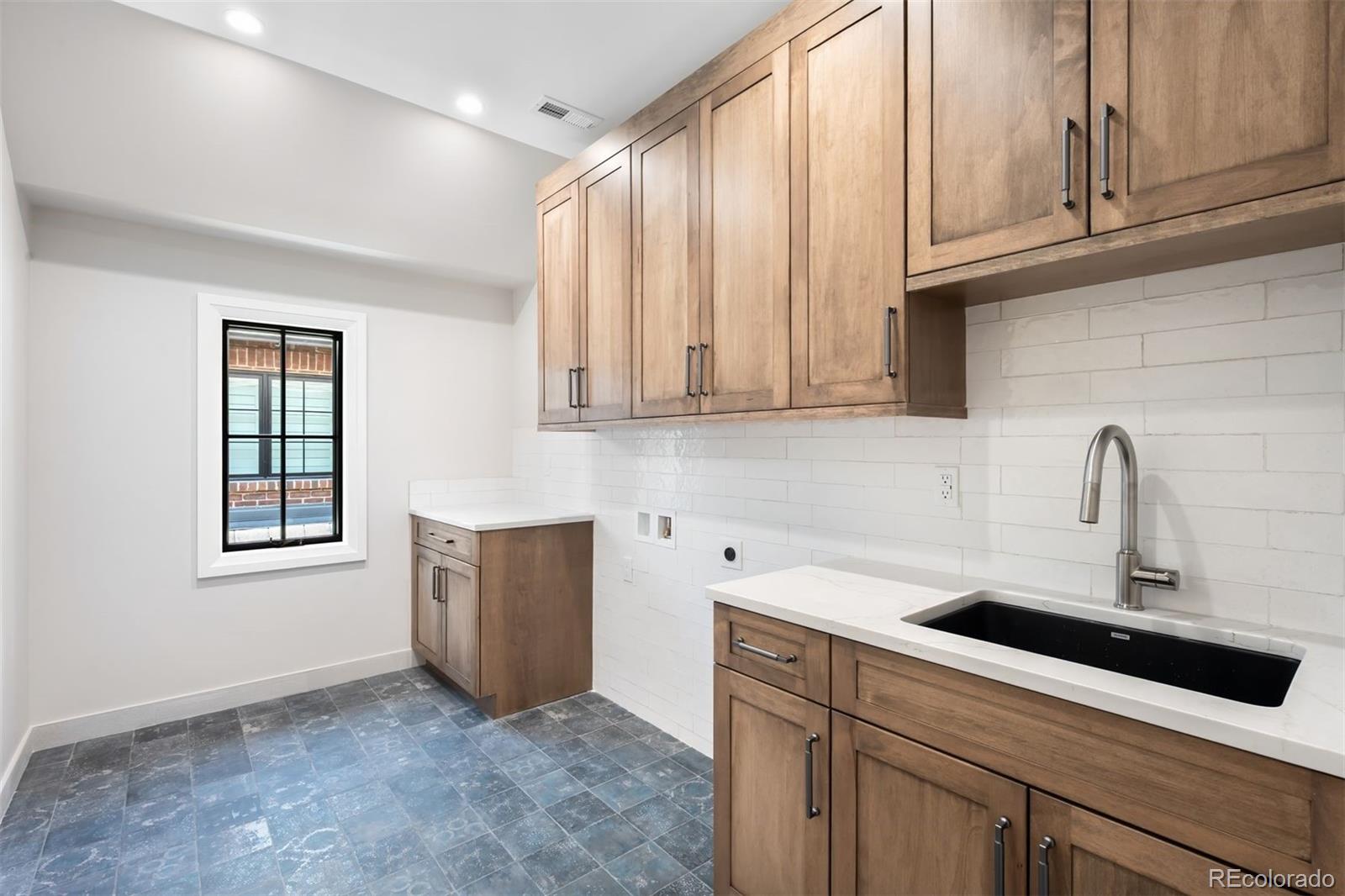 MLS Image #26 for 2237 s madison street,denver, Colorado