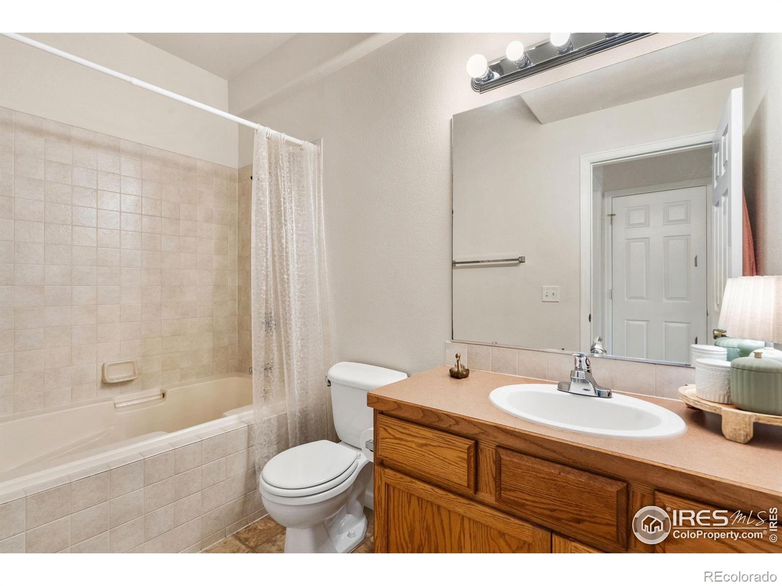 MLS Image #12 for 1343  lake circle,windsor, Colorado
