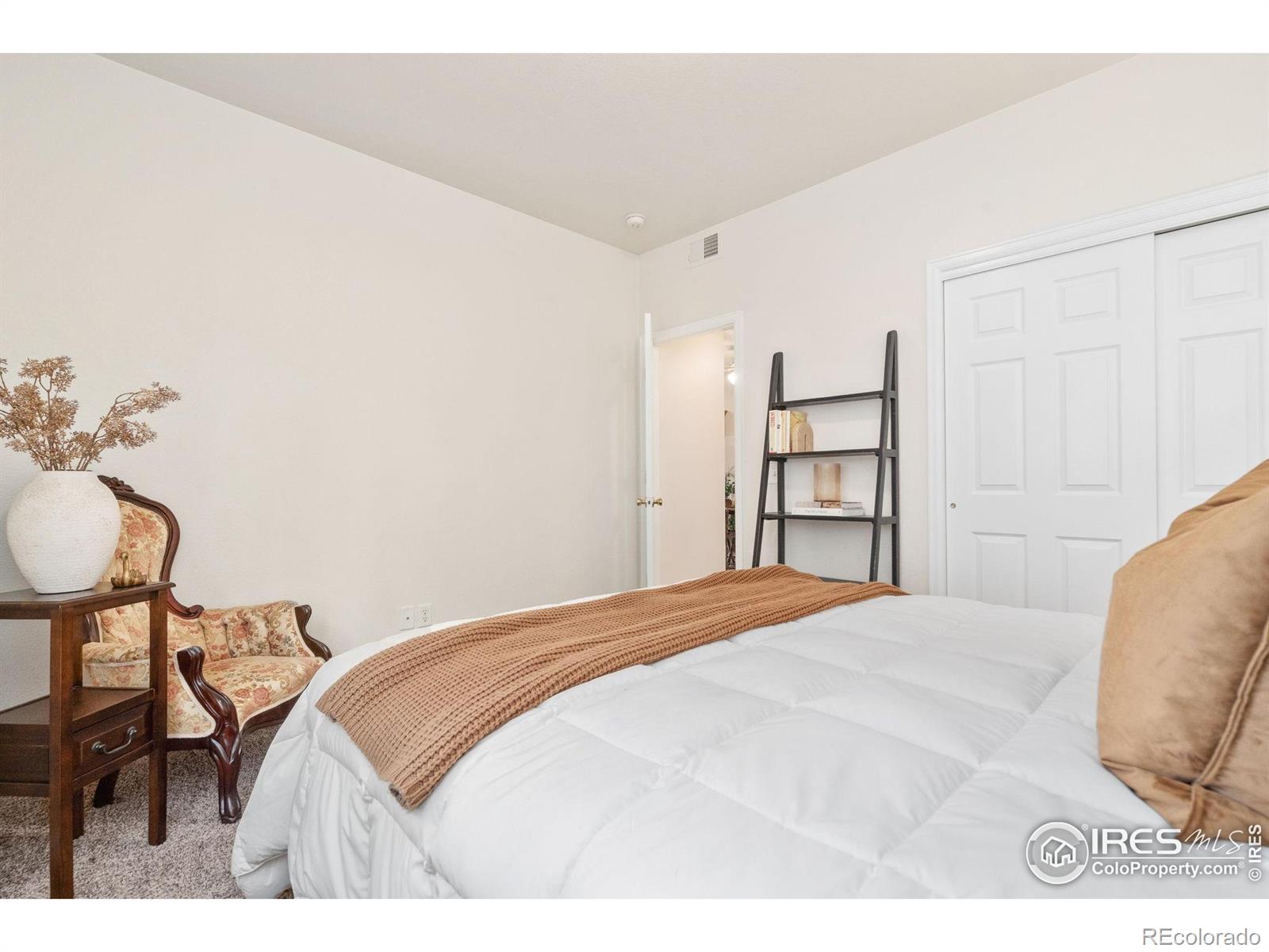 MLS Image #14 for 1343  lake circle,windsor, Colorado