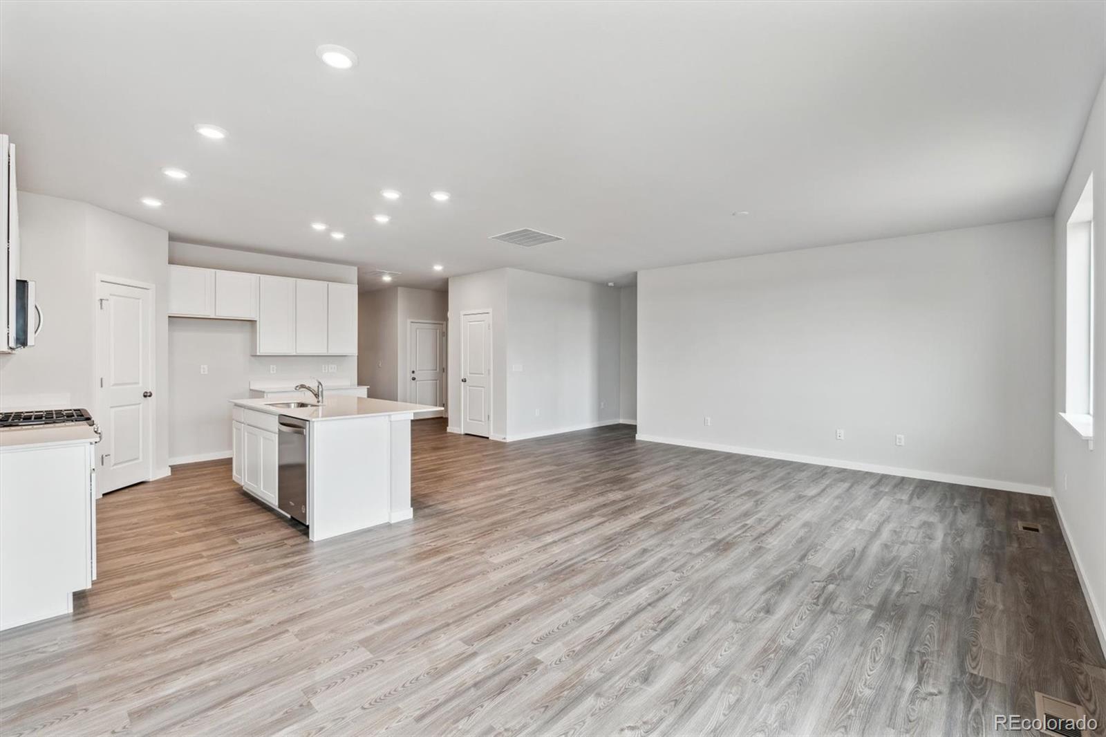 MLS Image #6 for 2060  panorama street,lochbuie, Colorado