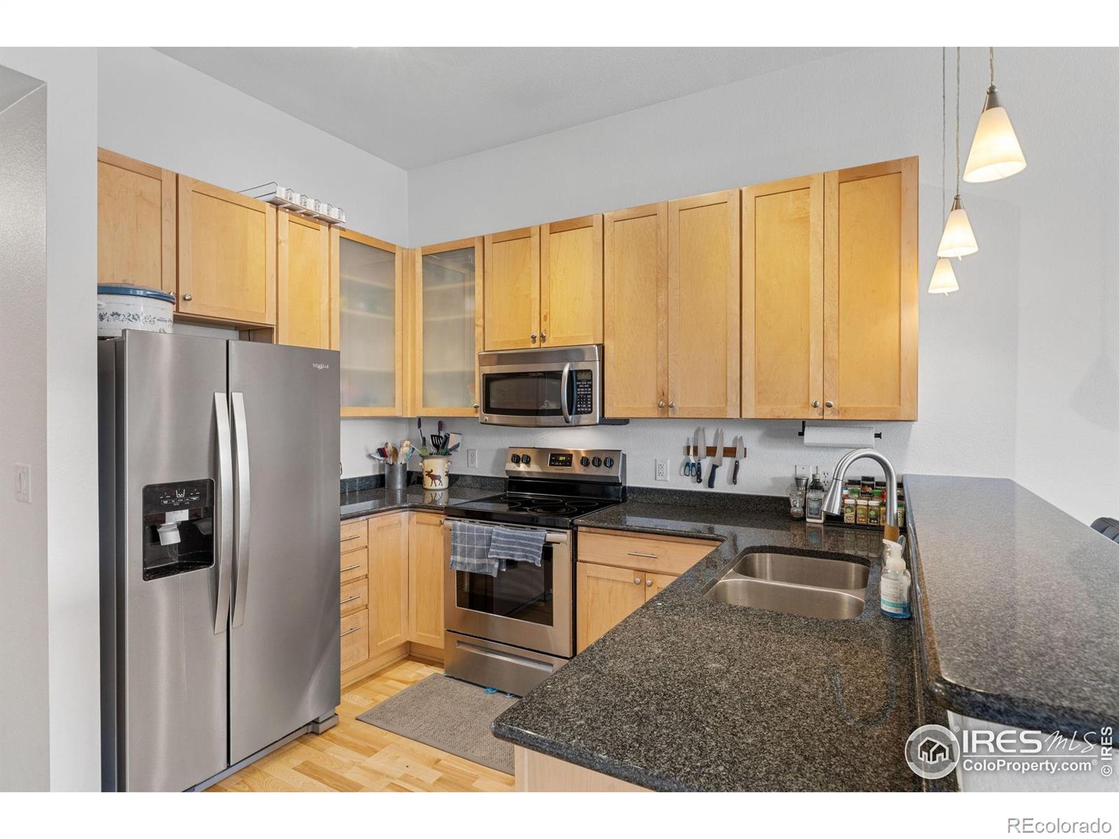 MLS Image #14 for 1555  central street,denver, Colorado