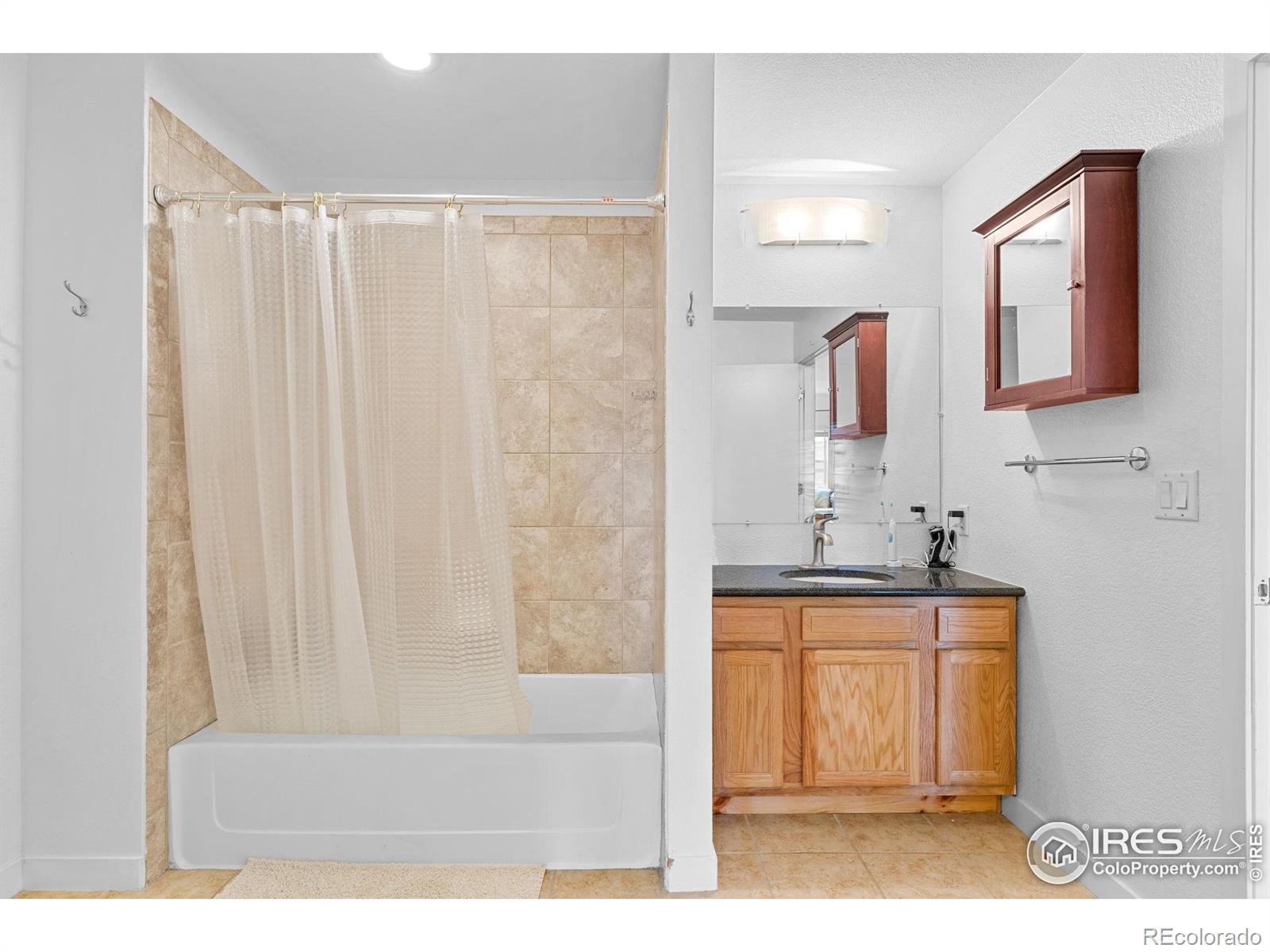 MLS Image #24 for 1555  central street,denver, Colorado