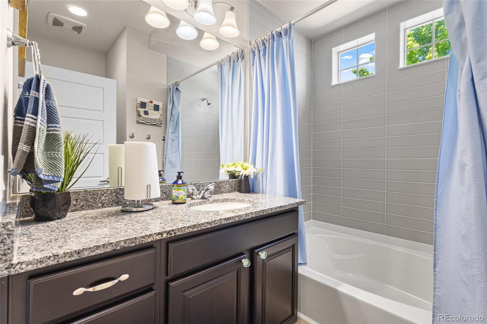 MLS Image #15 for 5519  genoa street,denver, Colorado