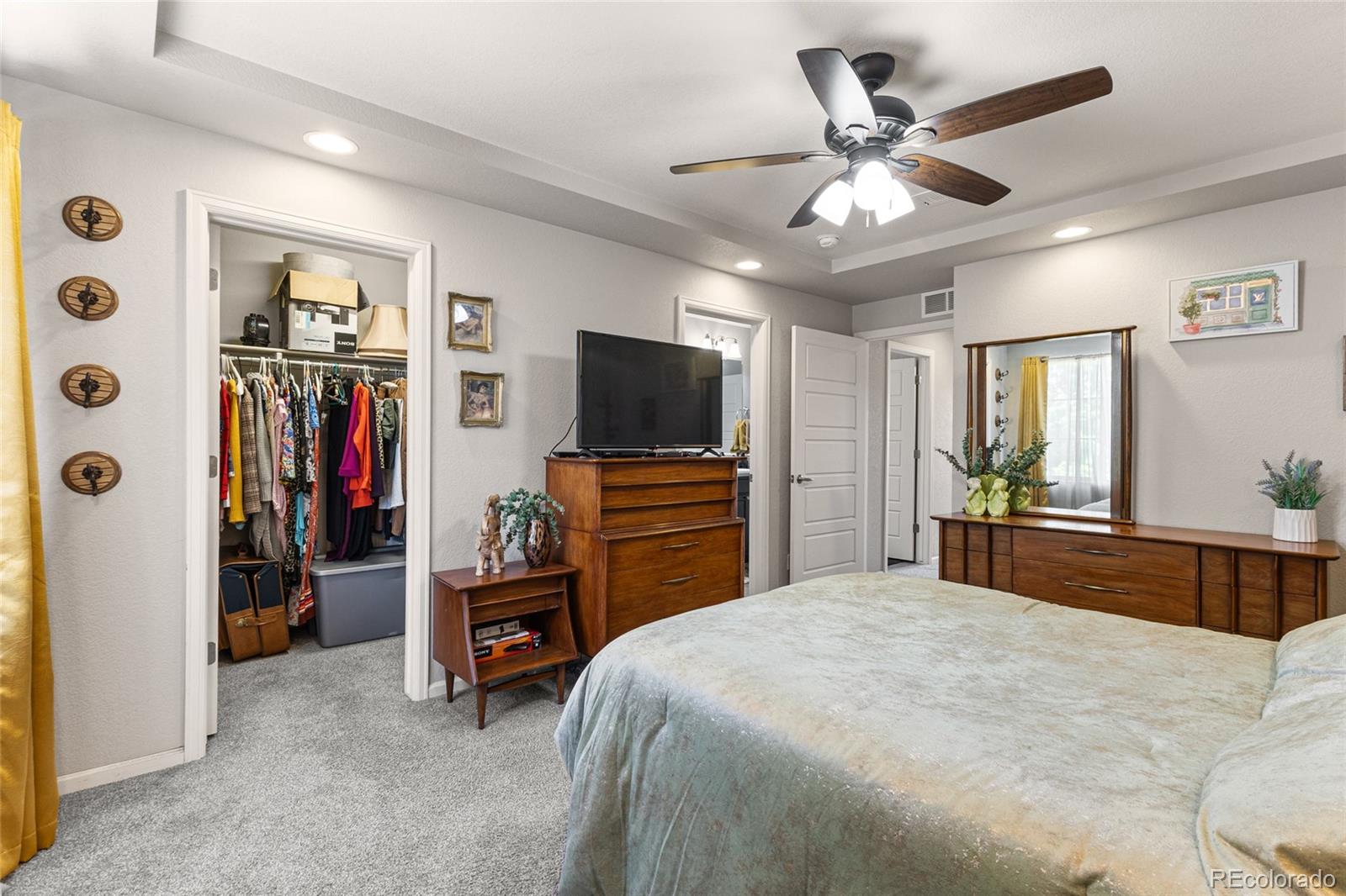 MLS Image #17 for 5519  genoa street,denver, Colorado