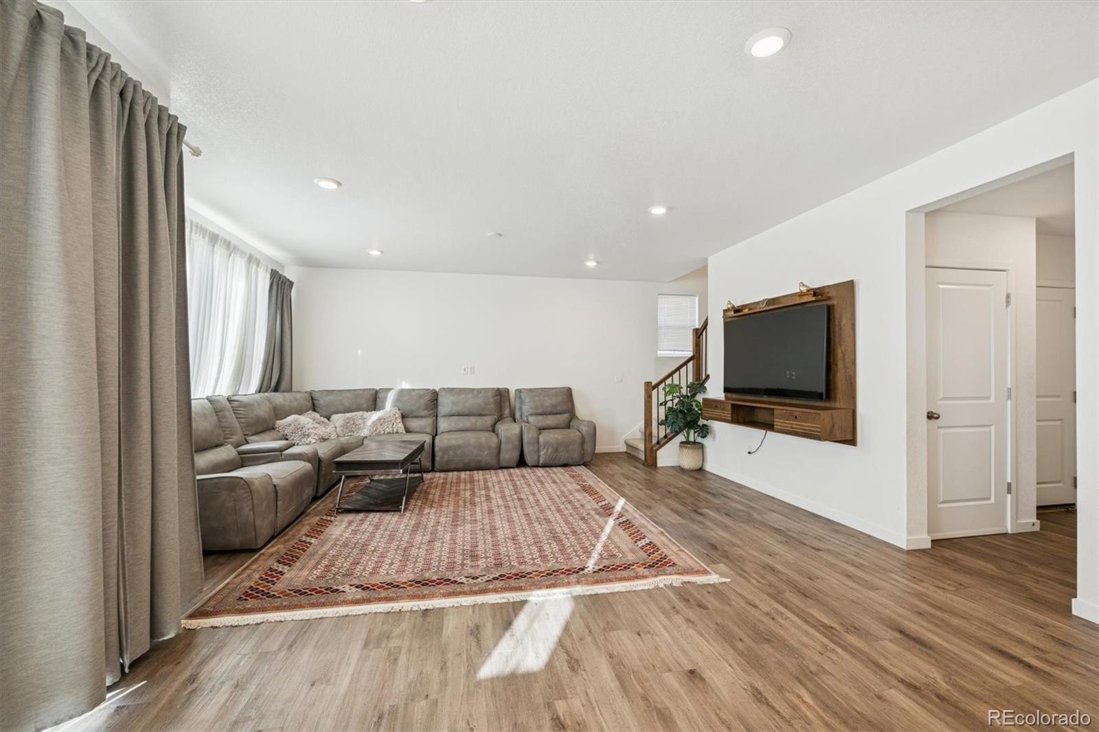 MLS Image #10 for 10203  ursula court,commerce city, Colorado