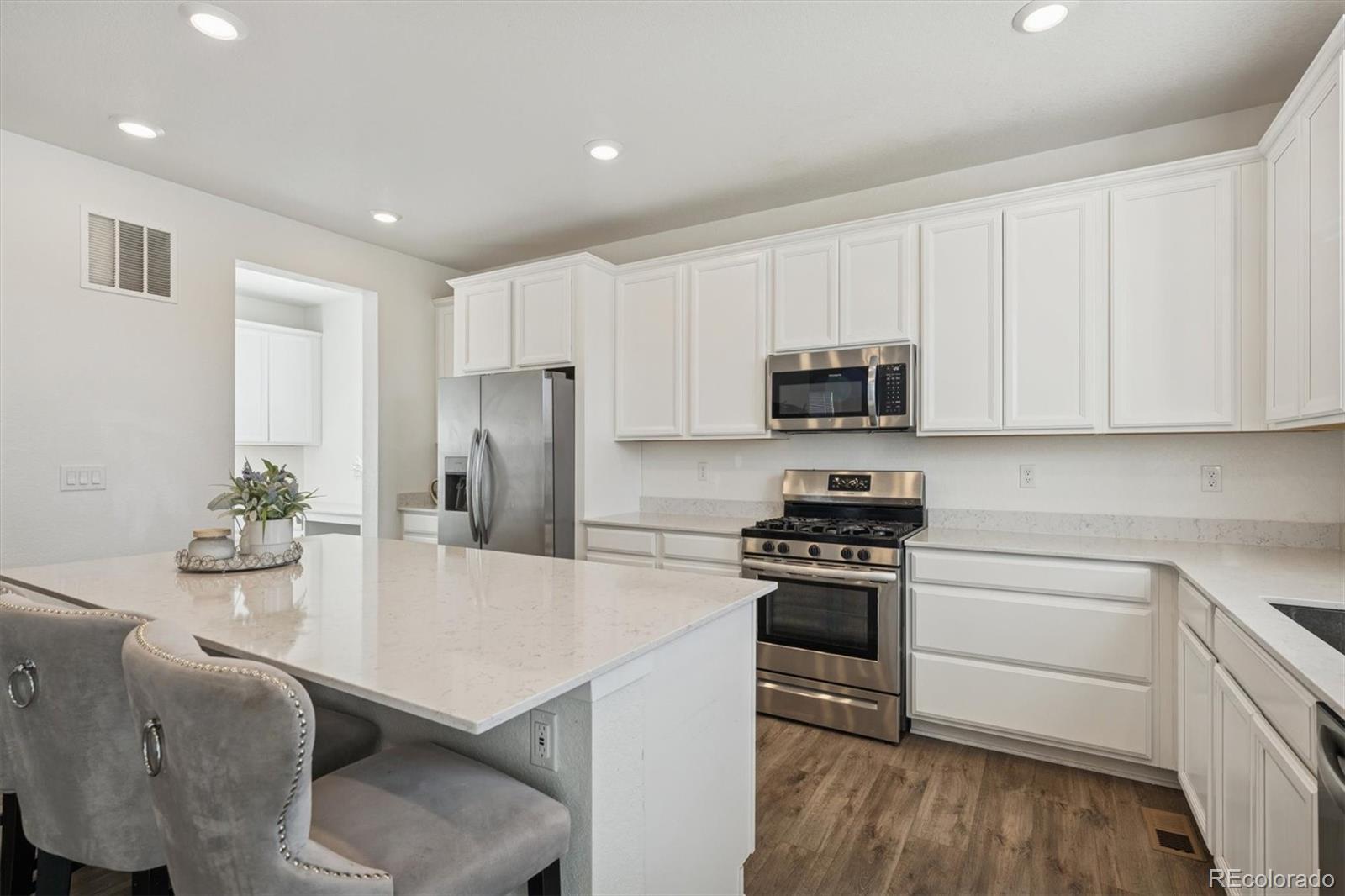 MLS Image #6 for 10203  ursula court,commerce city, Colorado