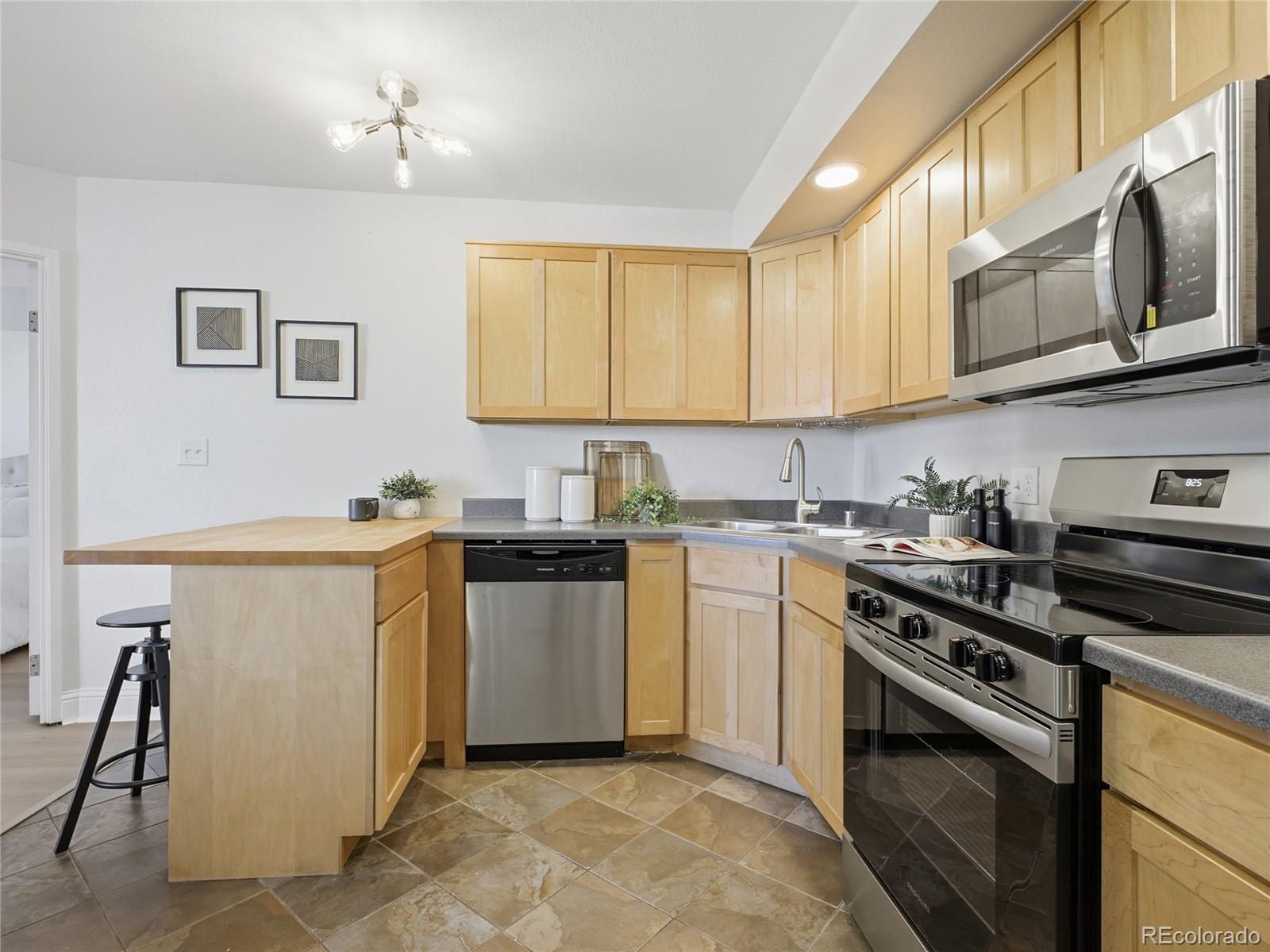 MLS Image #4 for 601 w 11th avenue,denver, Colorado