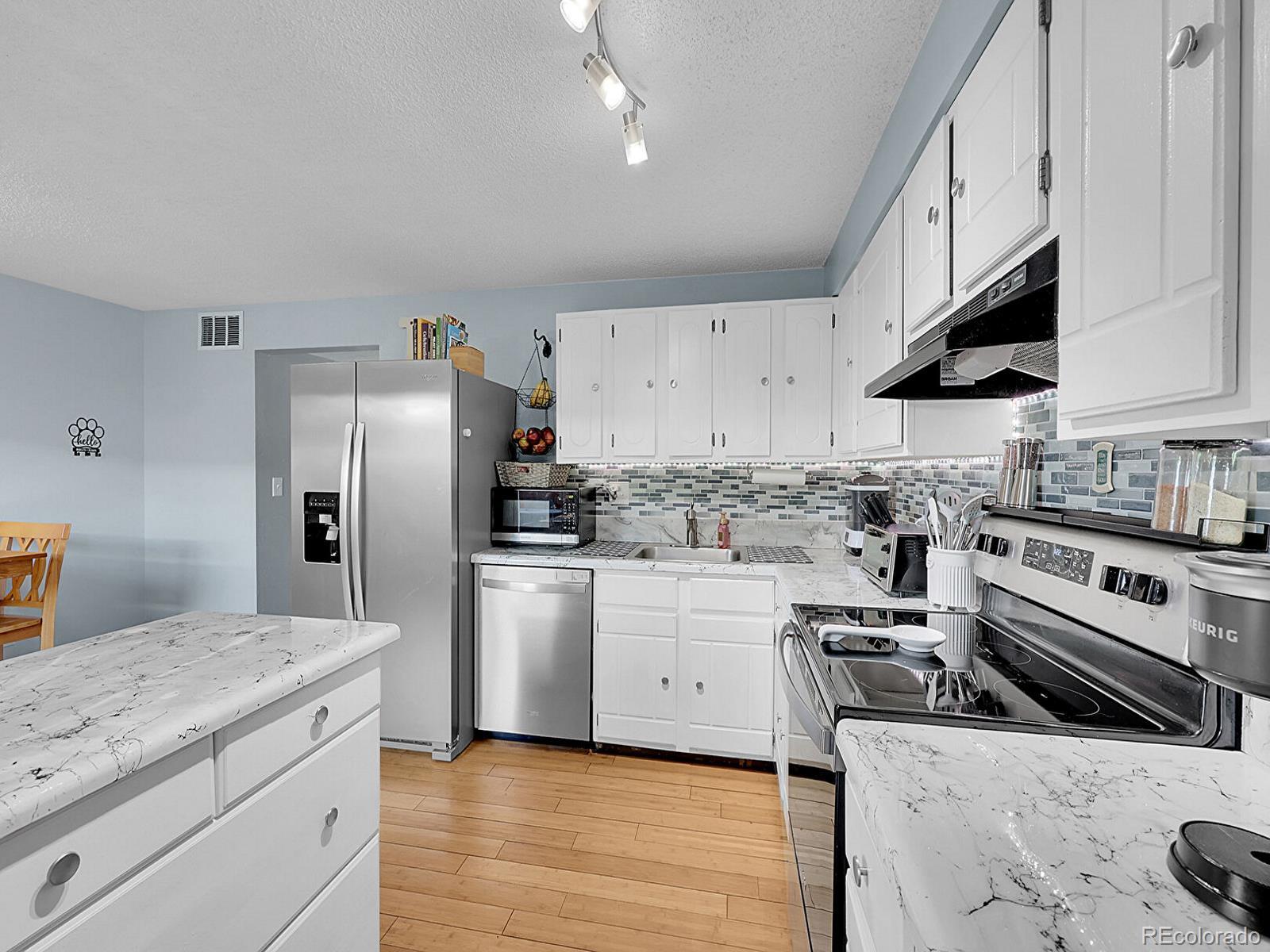 MLS Image #5 for 218 w rockrimmon boulevard,colorado springs, Colorado