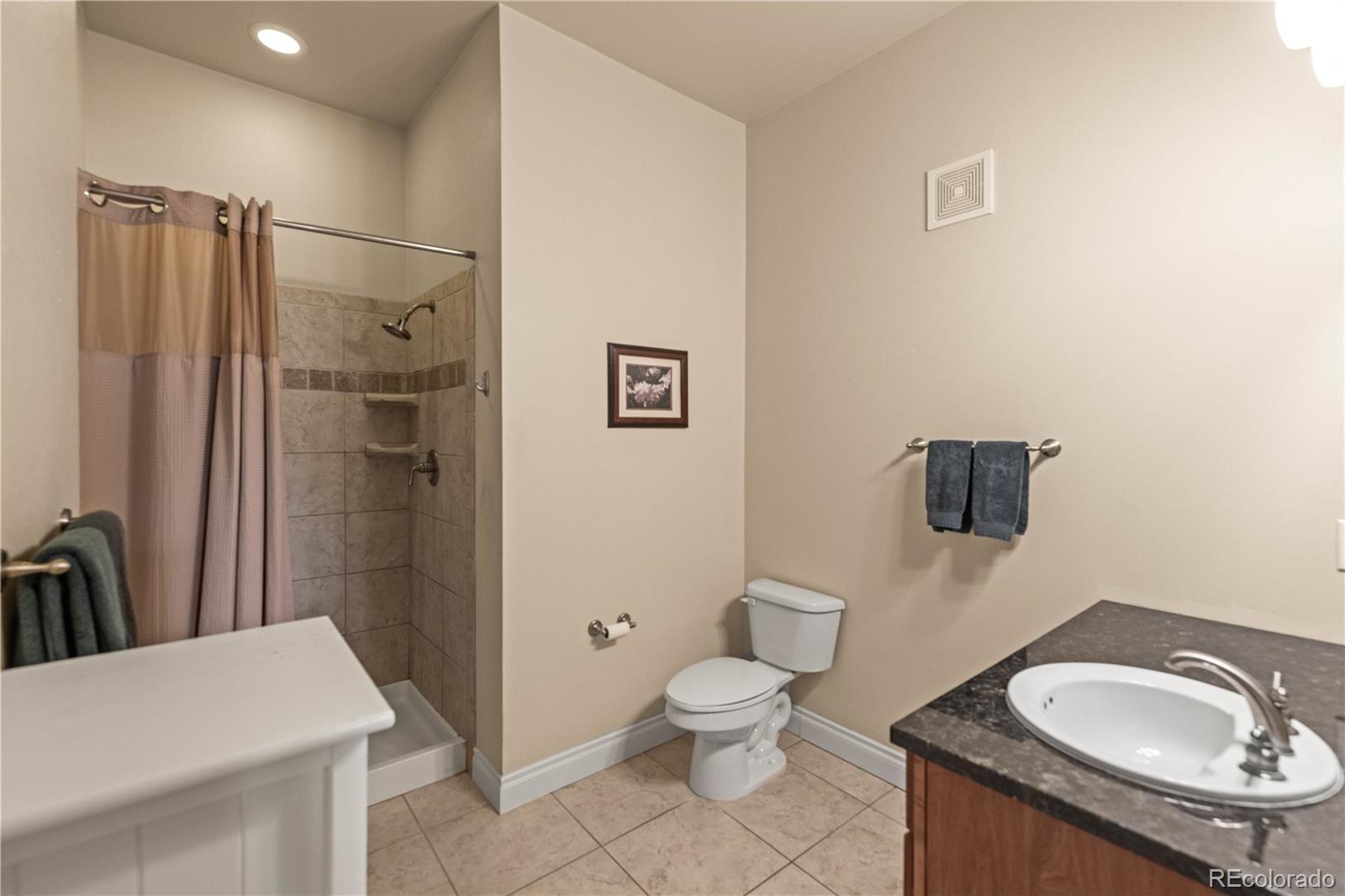 MLS Image #17 for 1700 n emerson street 304,denver, Colorado