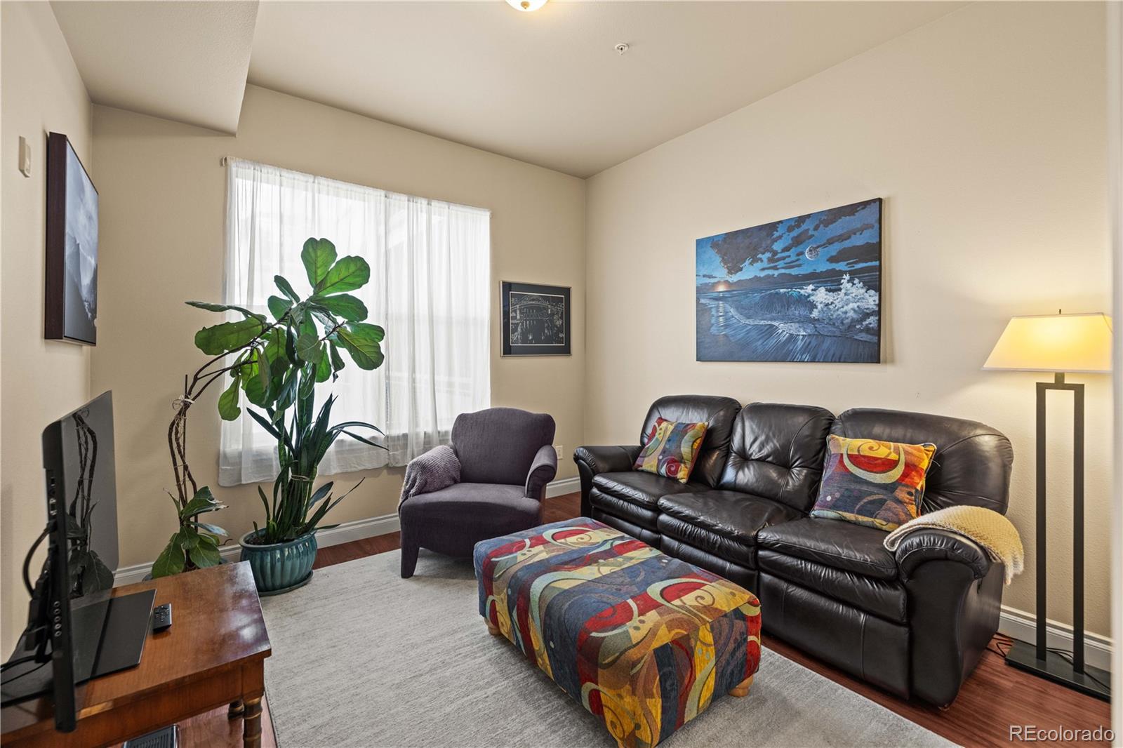 MLS Image #5 for 1700 n emerson street 304,denver, Colorado