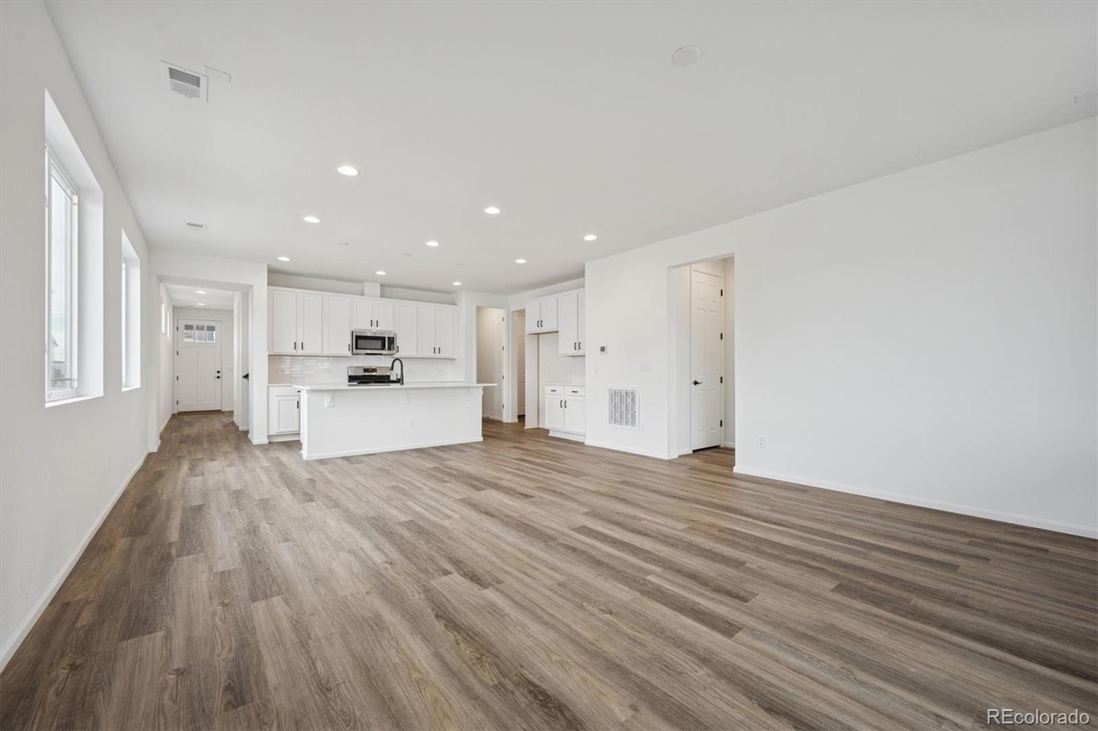 MLS Image #3 for 6552 n malaya street,aurora, Colorado