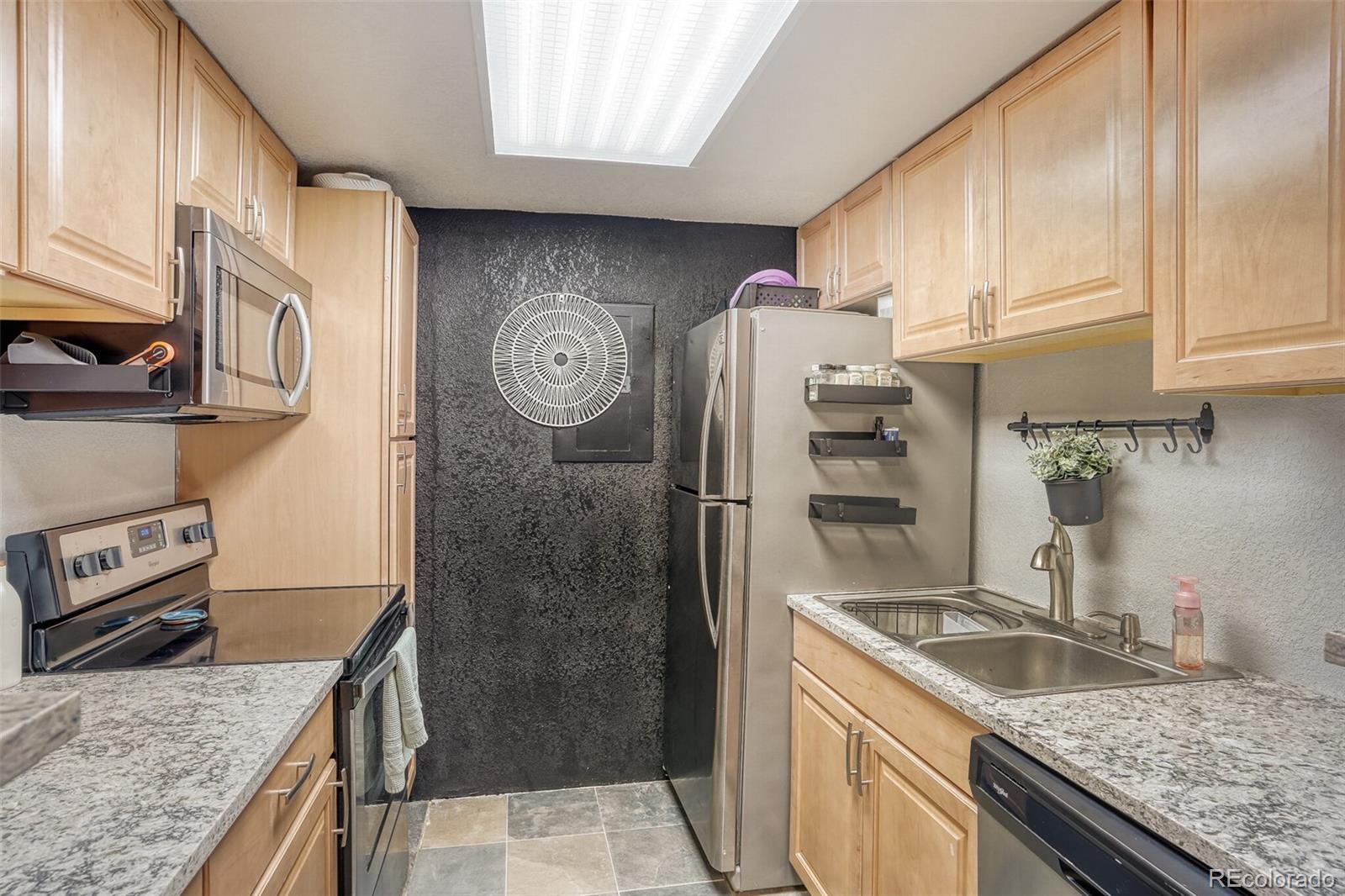 MLS Image #11 for 3460 s eagle street,aurora, Colorado