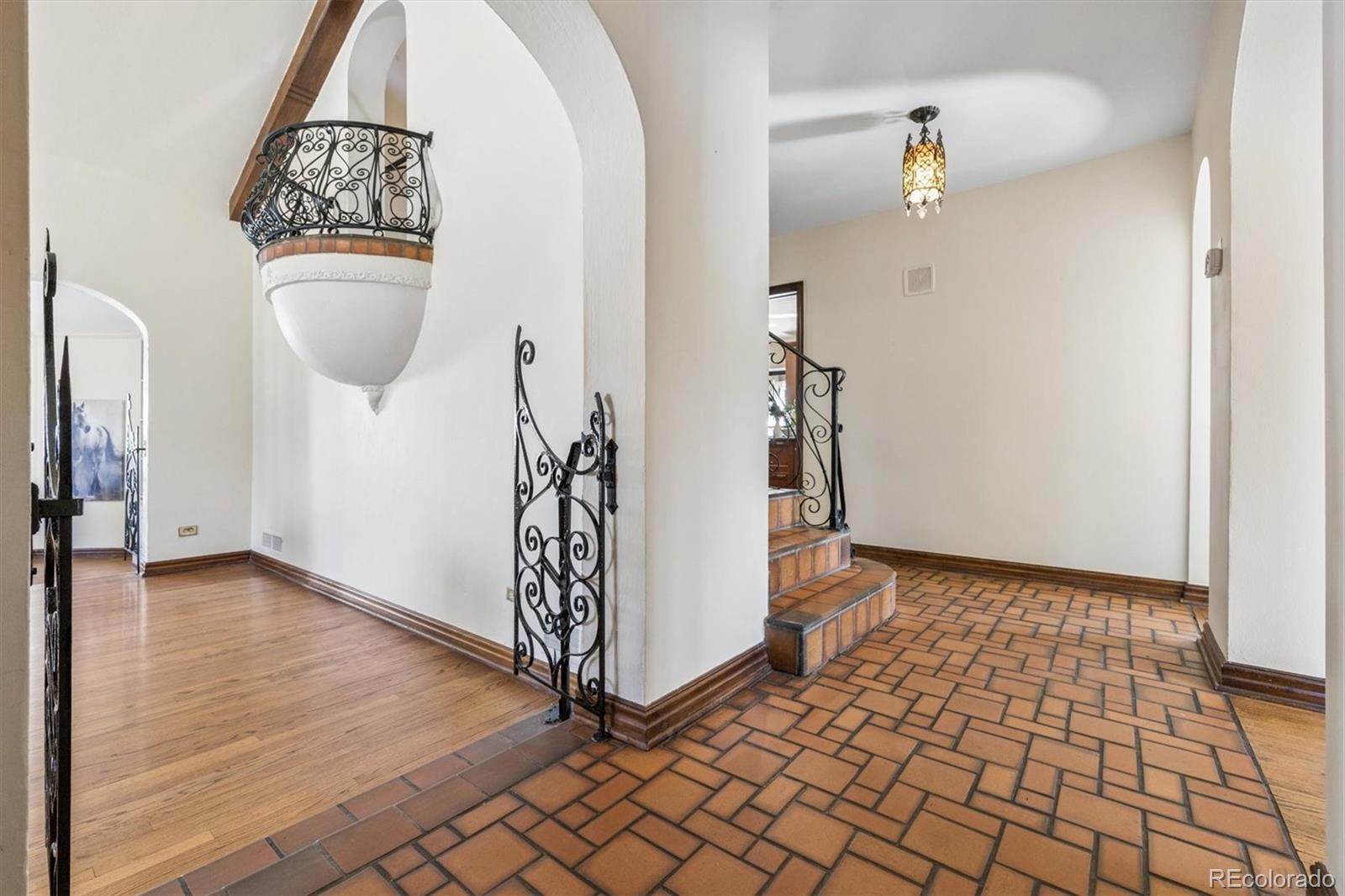 MLS Image #11 for 6  ivy lane,denver, Colorado