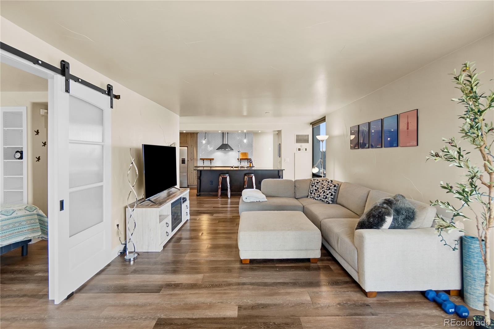 MLS Image #19 for 1625  larimer street 1705,denver, Colorado