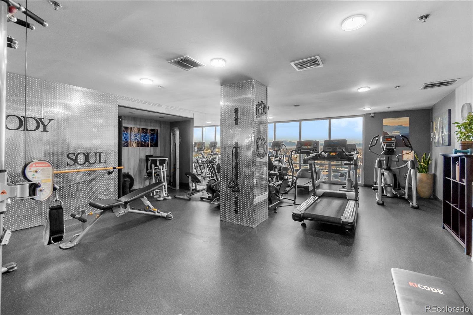 MLS Image #39 for 1625  larimer street 1705,denver, Colorado