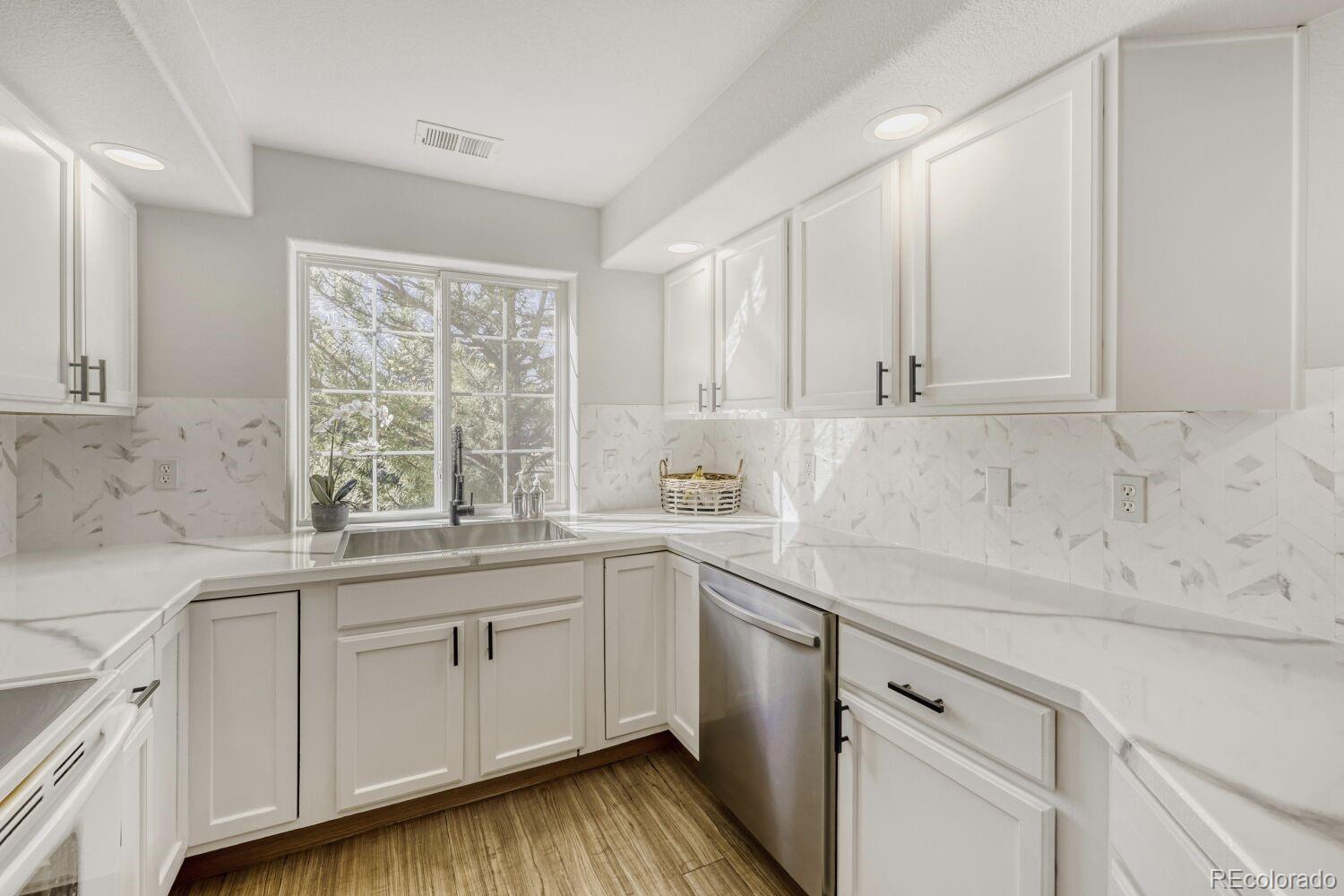 MLS Image #5 for 10735  eliot circle,denver, Colorado