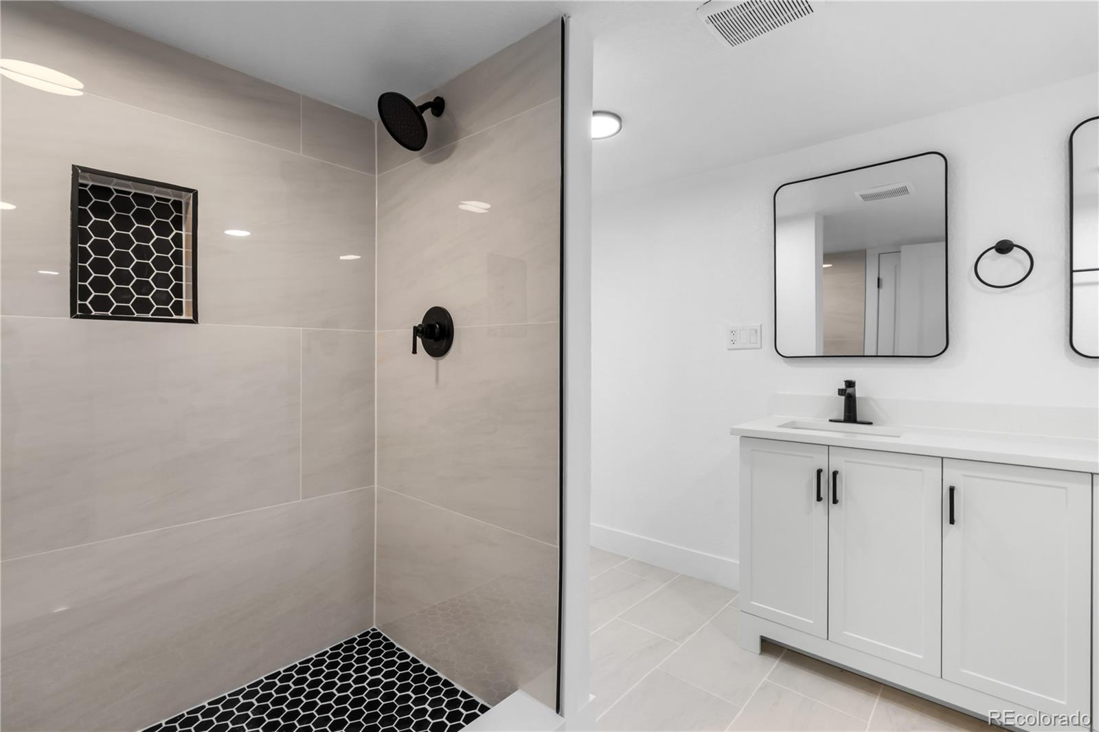 MLS Image #14 for 3217 n clayton street,denver, Colorado