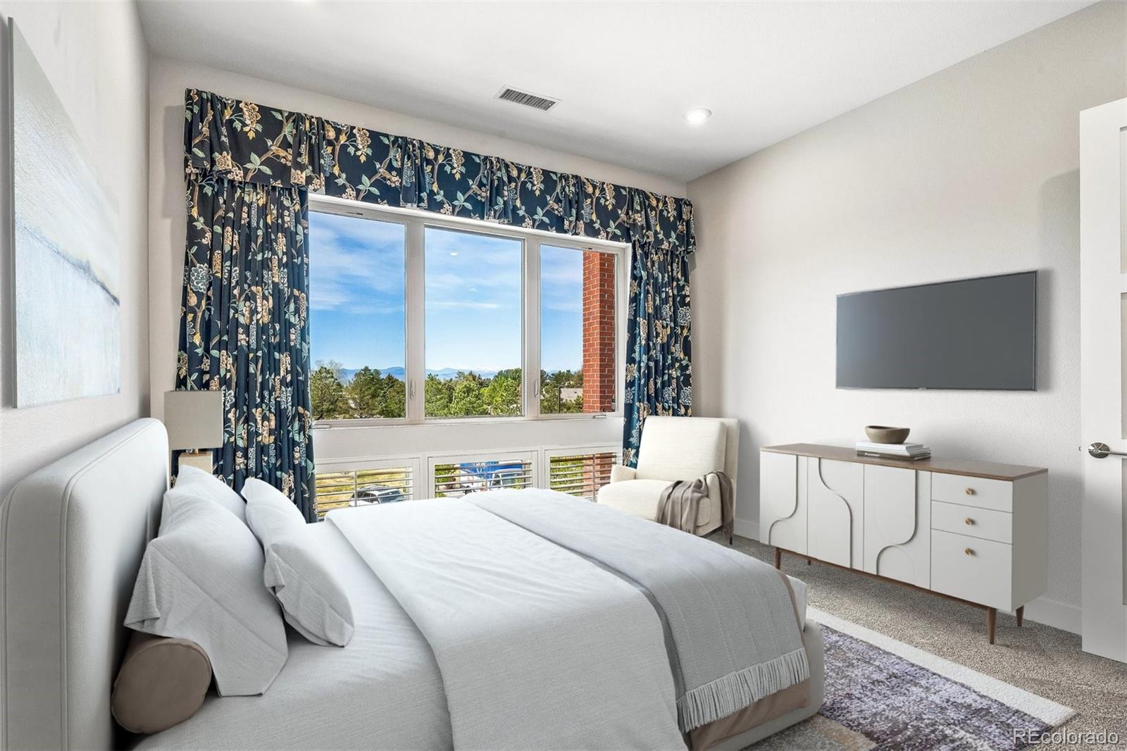 MLS Image #10 for 4885 s monaco street 207,denver, Colorado