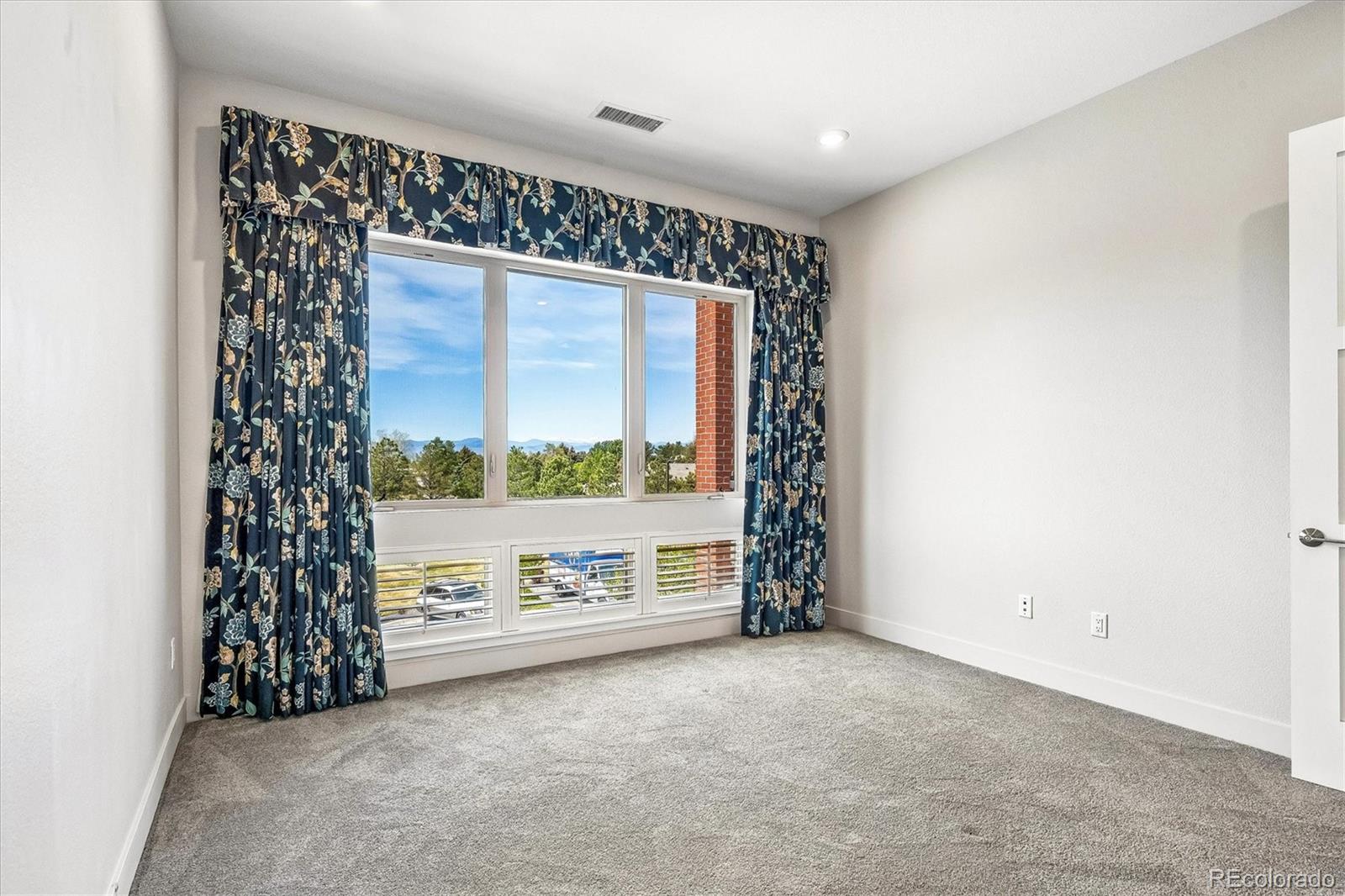 MLS Image #31 for 4885 s monaco street 207,denver, Colorado
