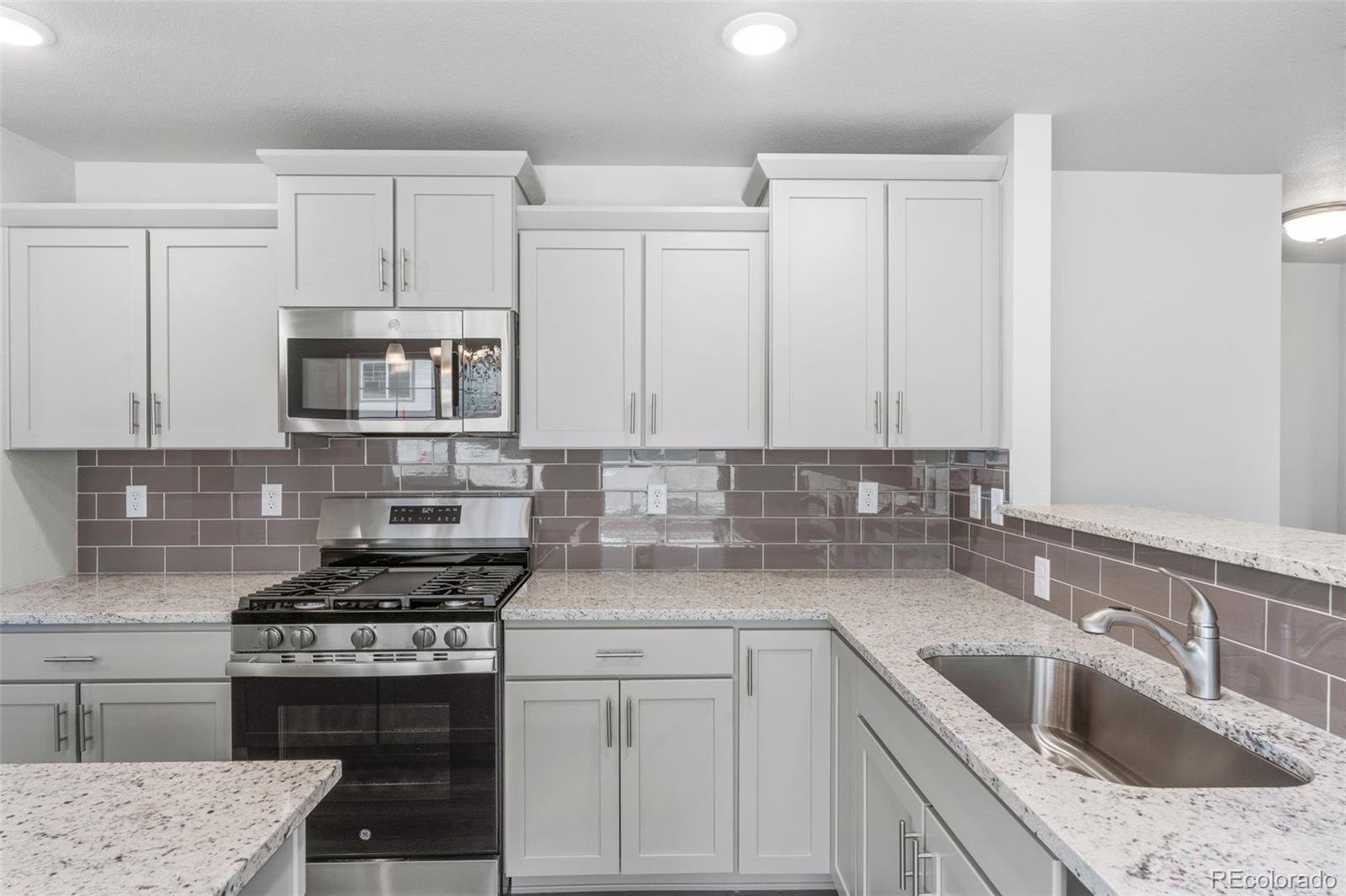 MLS Image #10 for 736 n carrie court,watkins, Colorado