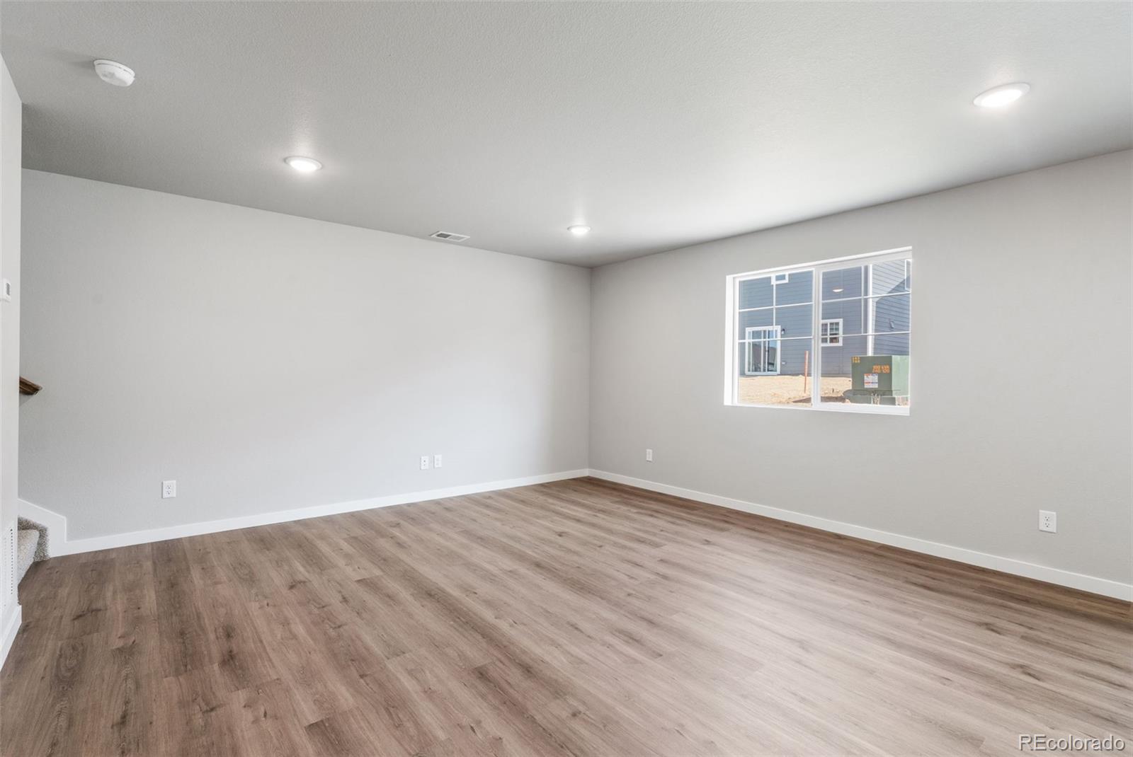 MLS Image #4 for 736 n carrie court,watkins, Colorado