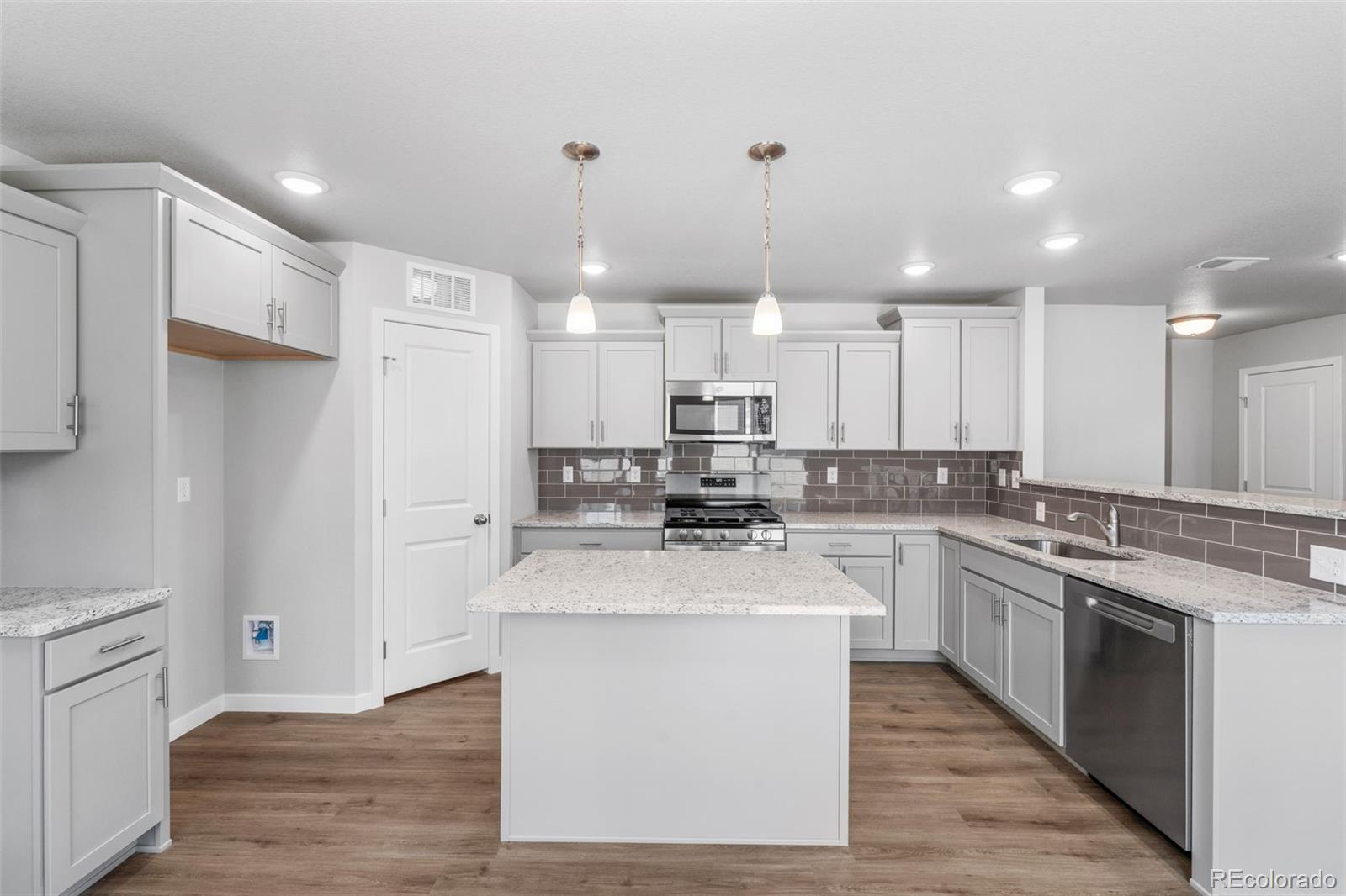 MLS Image #9 for 736 n carrie court,watkins, Colorado