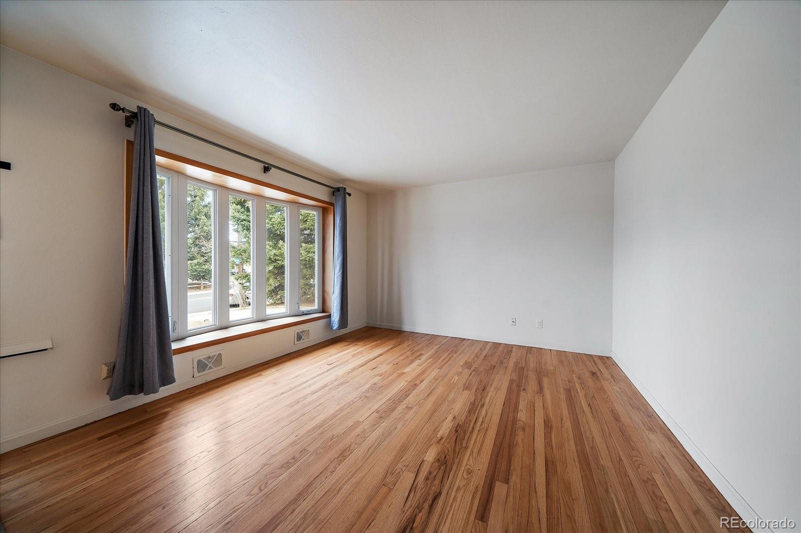 MLS Image #7 for 2510 s cherry street,denver, Colorado