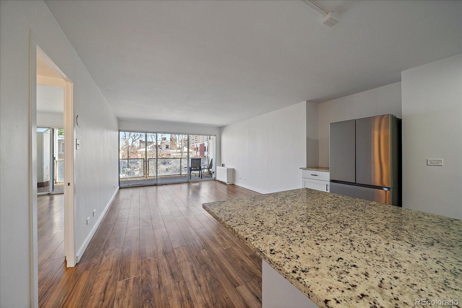 MLS Image #3 for 888 n logan street 4f,denver, Colorado