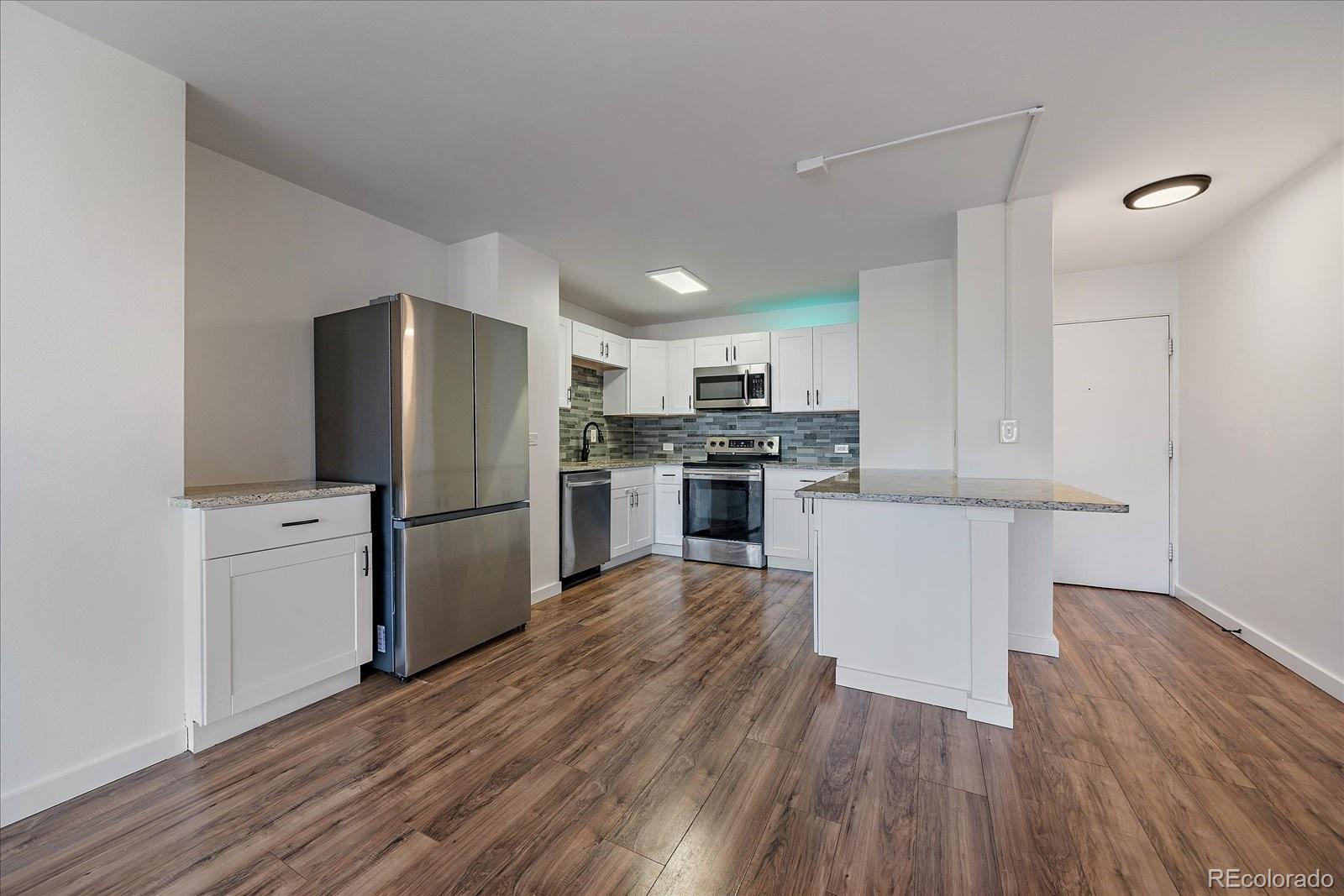 MLS Image #5 for 888 n logan street 4f,denver, Colorado