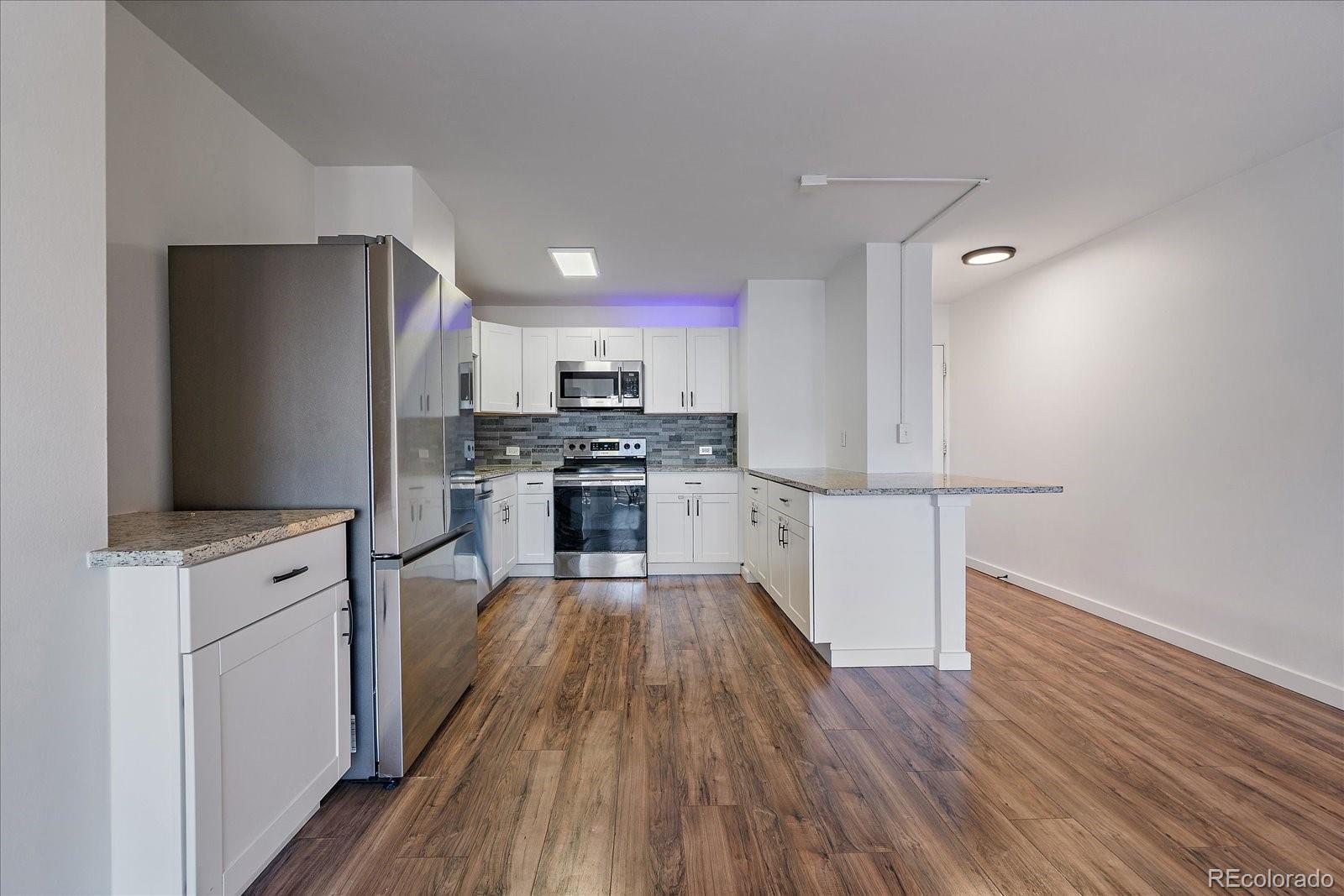 MLS Image #6 for 888 n logan street 4f,denver, Colorado