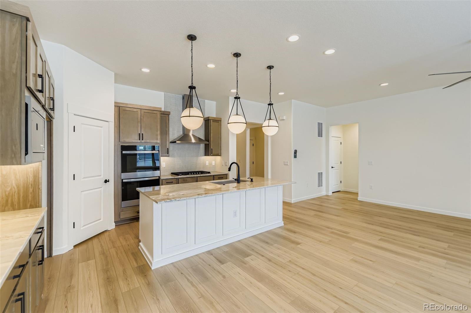 MLS Image #8 for 8942 s riviera way,aurora, Colorado