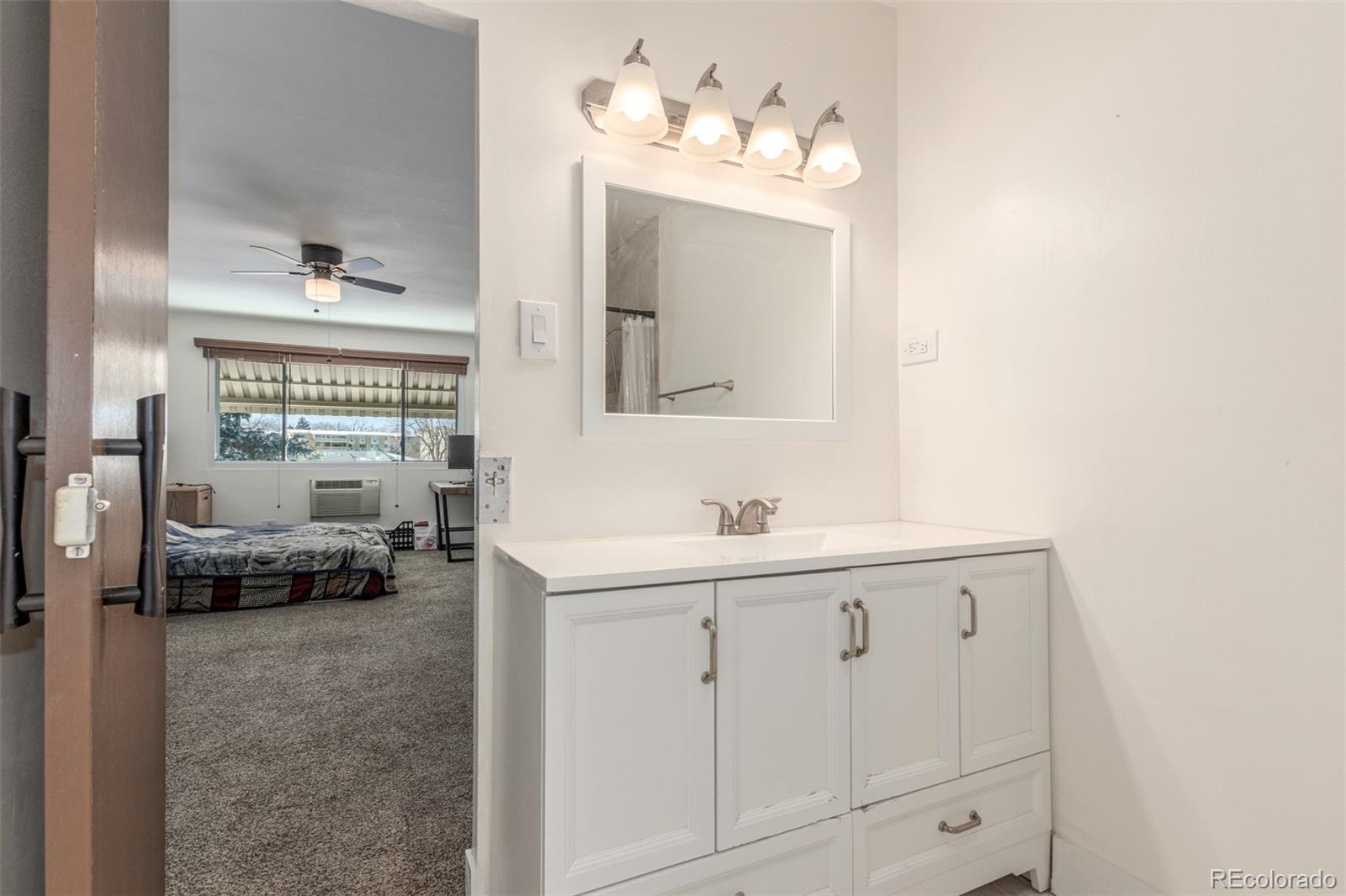 MLS Image #19 for 725 s clinton street 7b,denver, Colorado