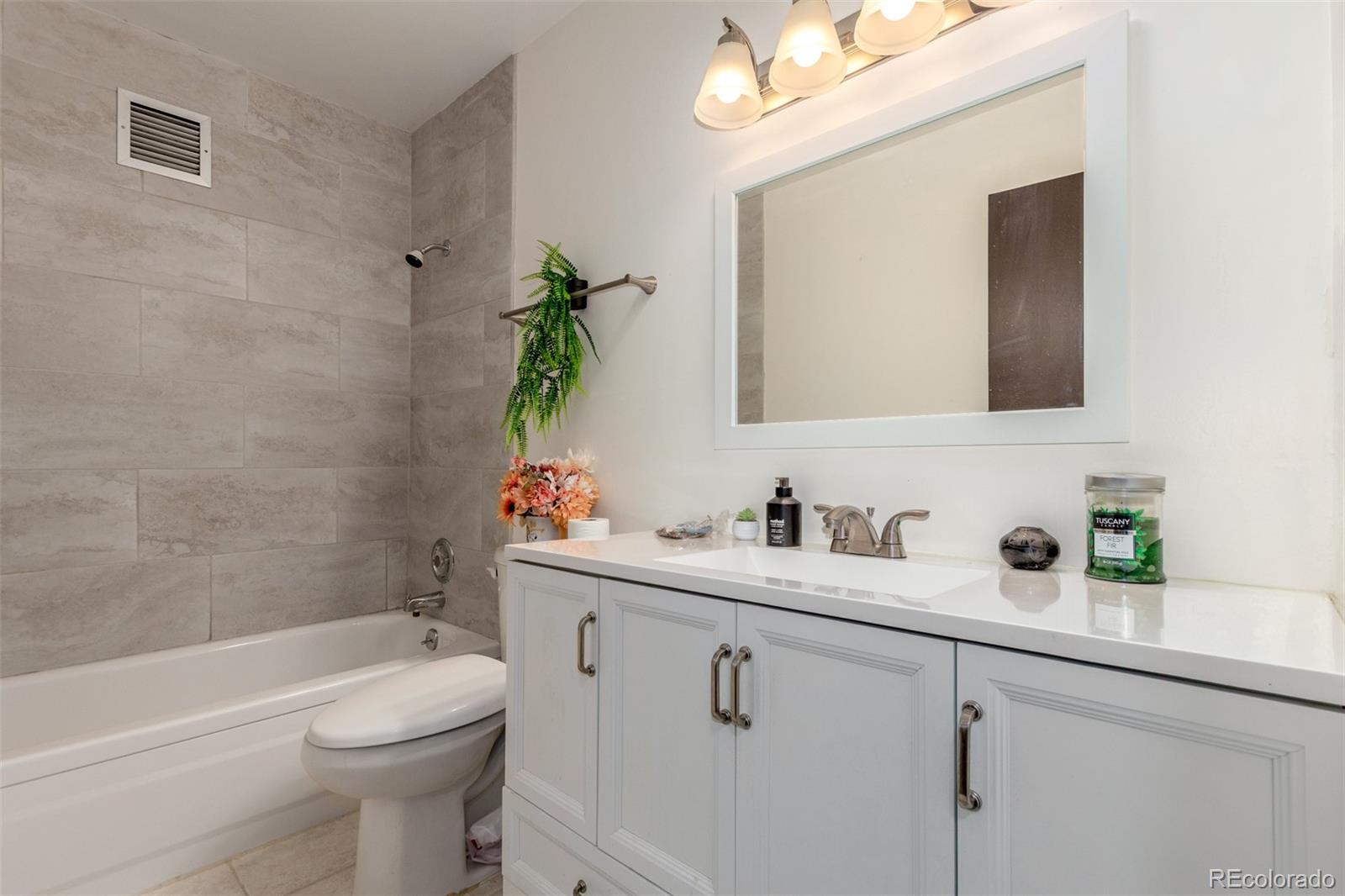 MLS Image #24 for 725 s clinton street 7b,denver, Colorado