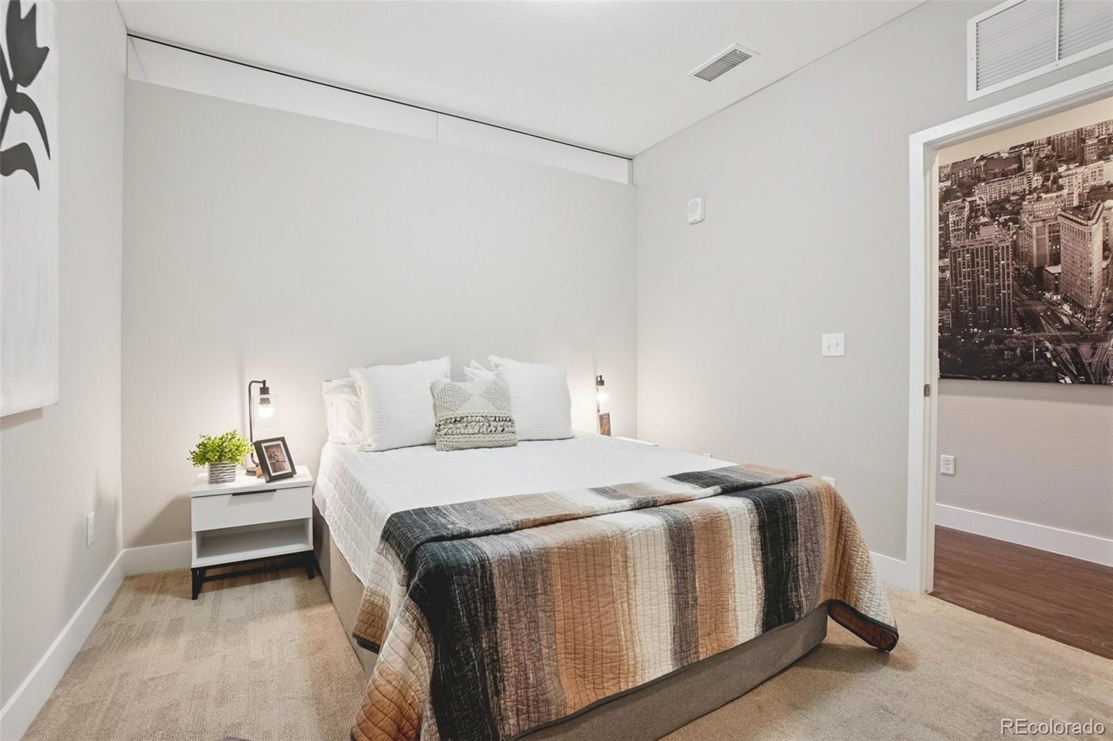 MLS Image #21 for 2374 s university boulevard,denver, Colorado