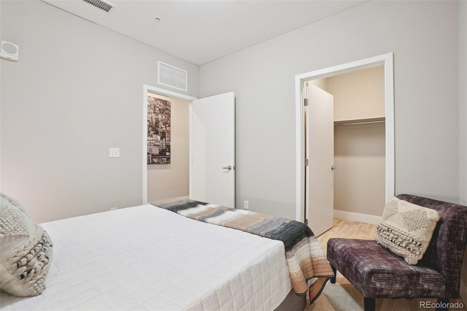 MLS Image #22 for 2374 s university boulevard,denver, Colorado
