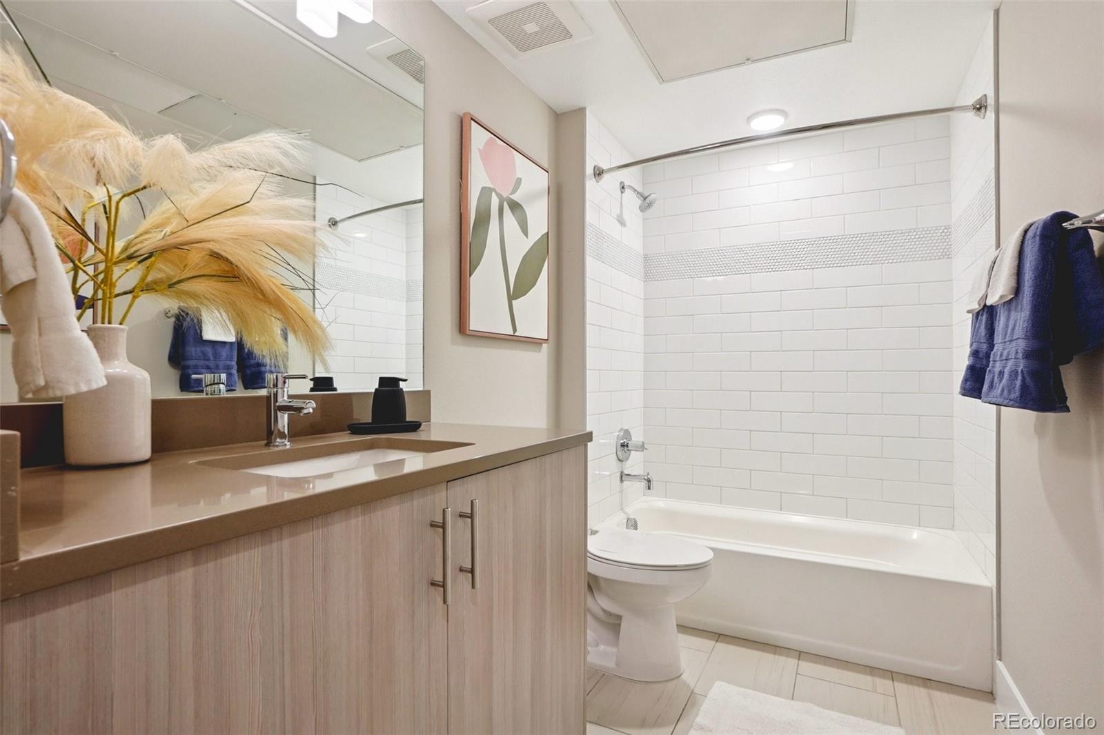 MLS Image #23 for 2374 s university boulevard,denver, Colorado