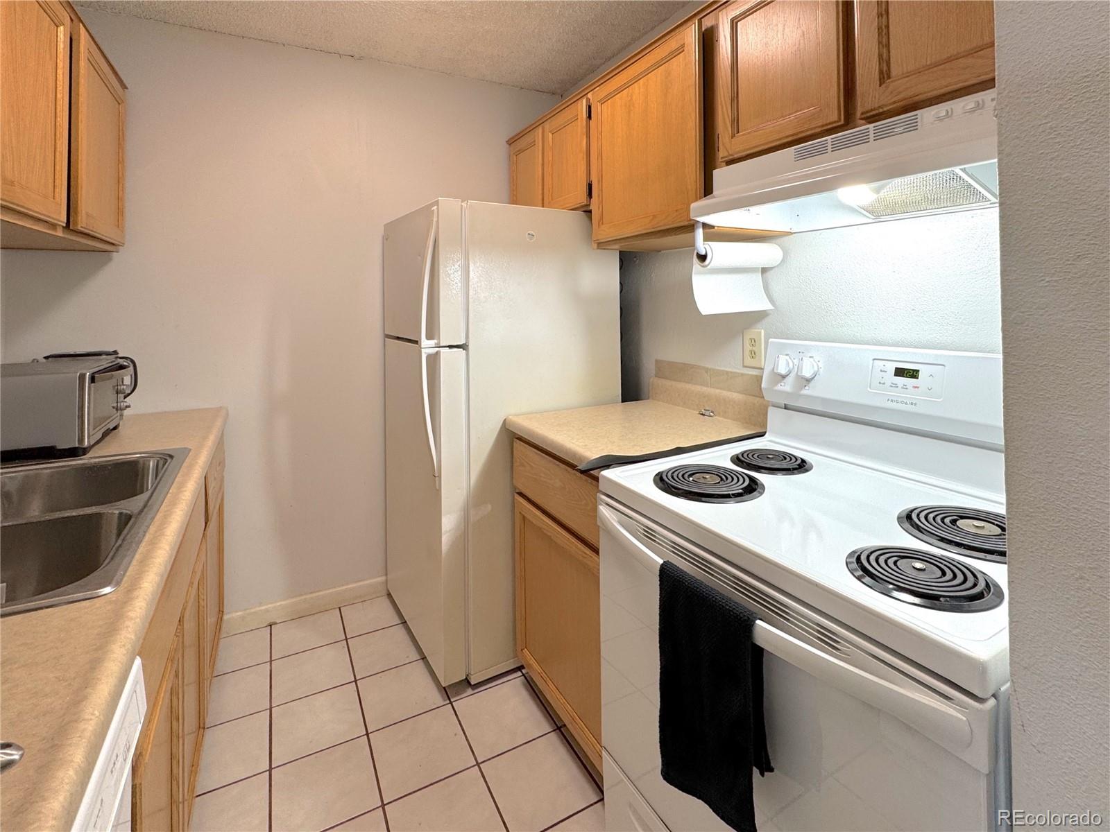 MLS Image #2 for 10211  ura lane 3-303,thornton, Colorado