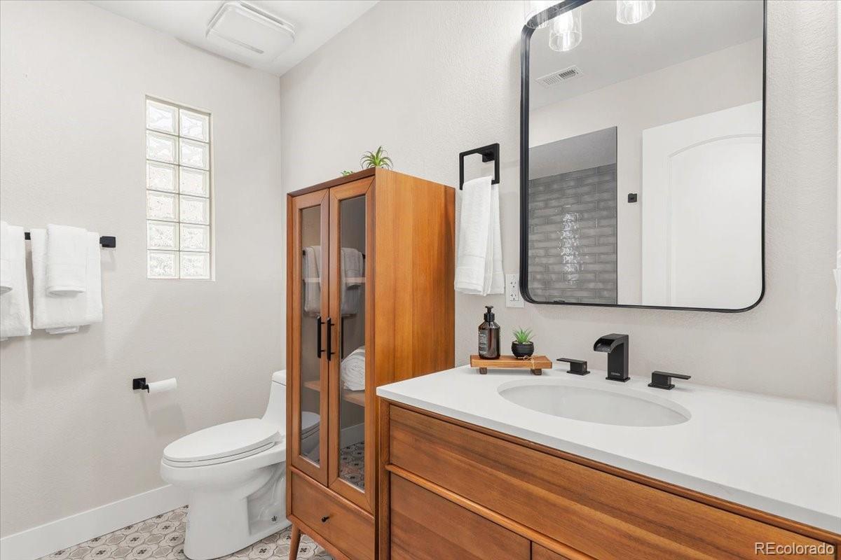 MLS Image #27 for 4505 s yosemite street,denver, Colorado