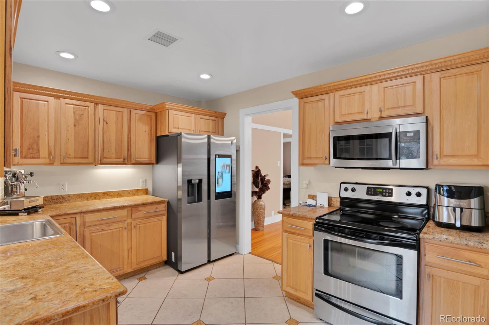 MLS Image #5 for 517  josephine street,denver, Colorado