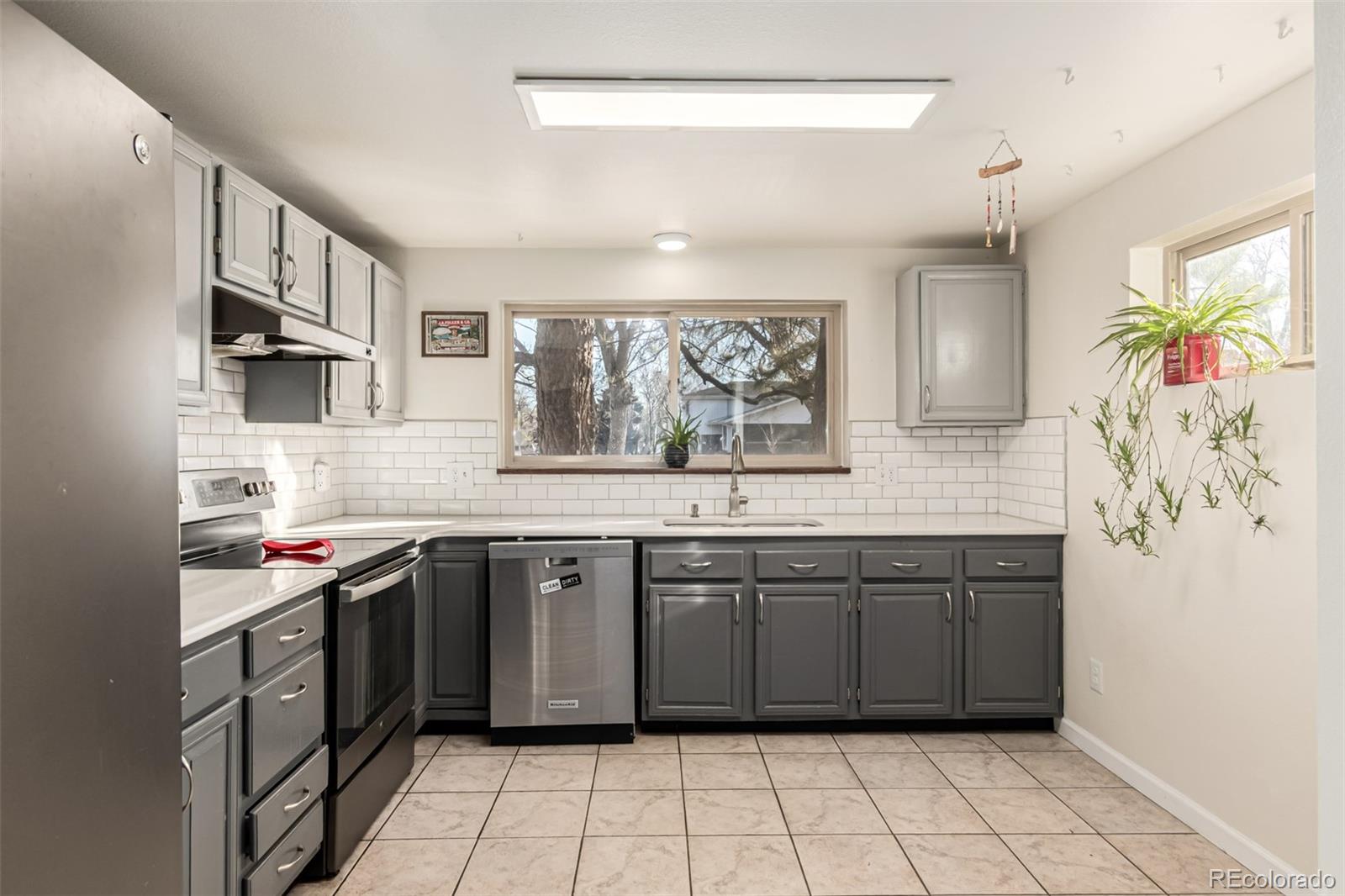 MLS Image #11 for 335 s monaco st pkwy,denver, Colorado
