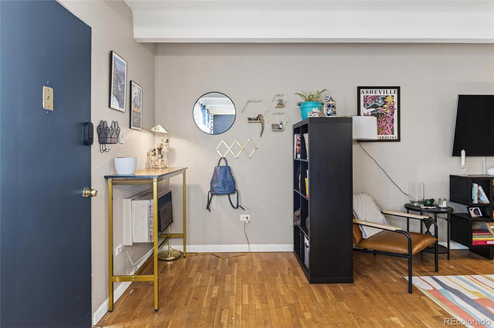 MLS Image #3 for 655 n pearl street,denver, Colorado