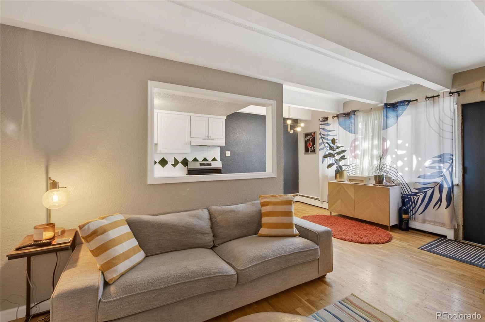 MLS Image #5 for 655 n pearl street,denver, Colorado
